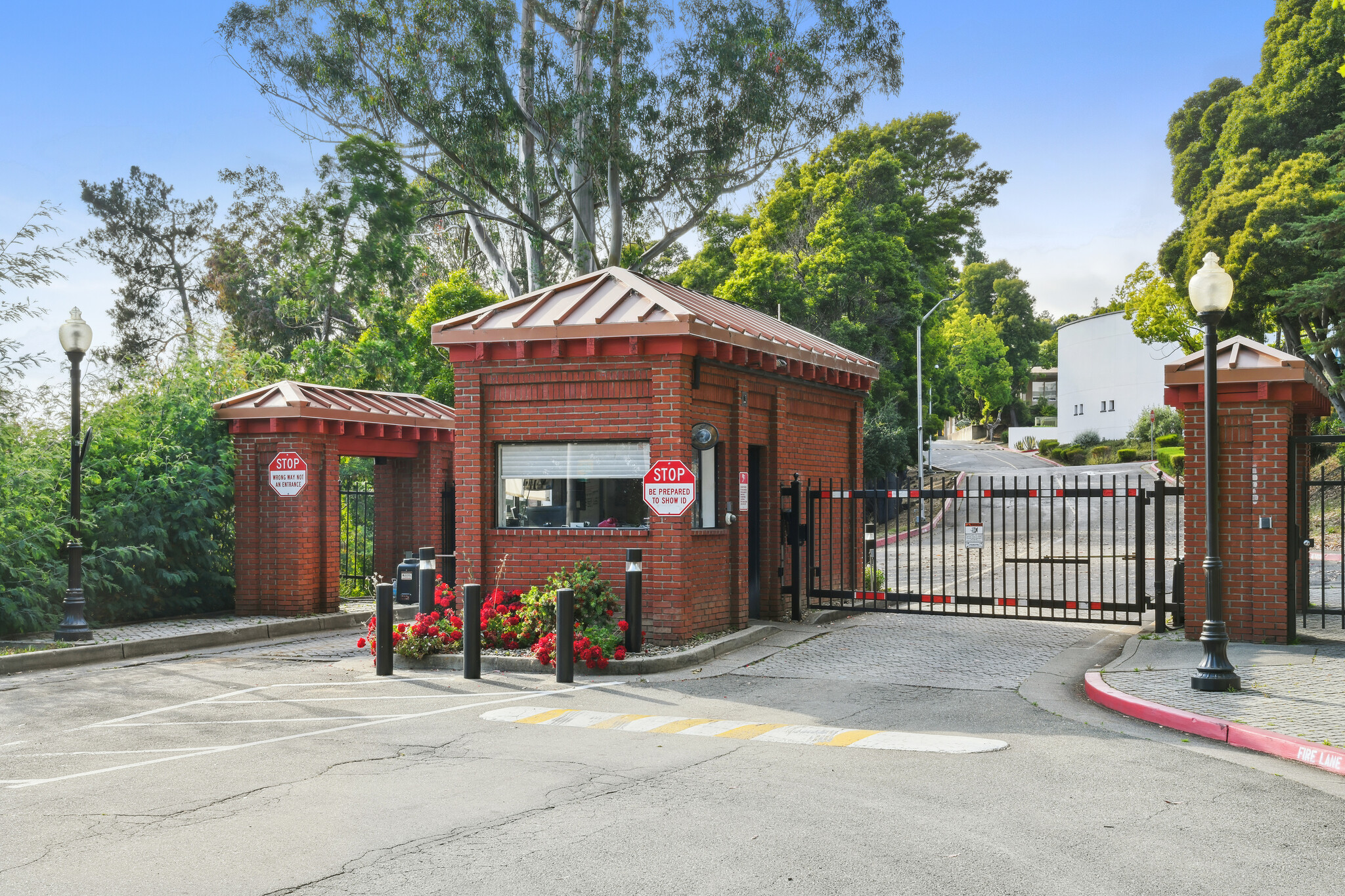 3500 Mountain Blvd, Oakland, CA for Rent