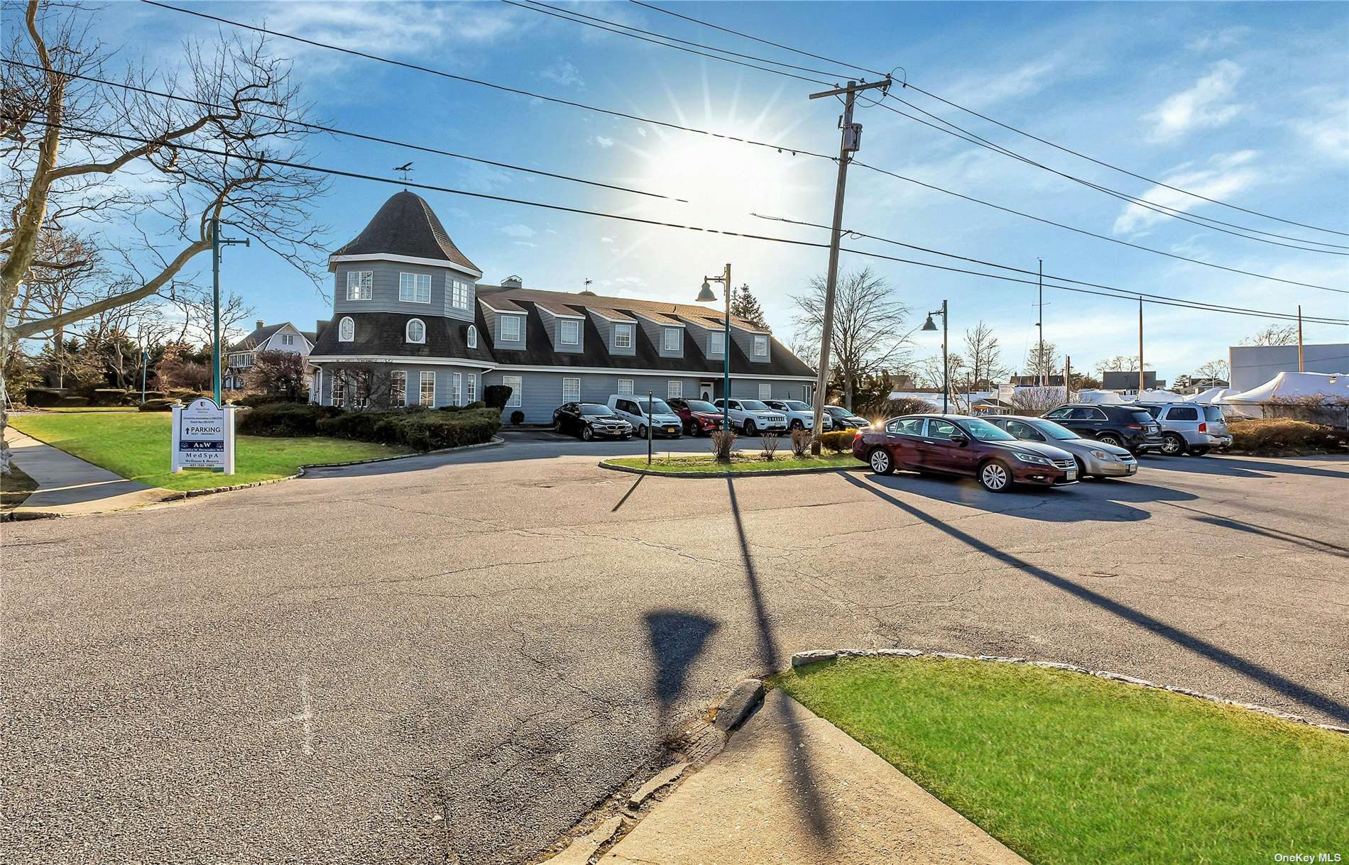 320 Montauk Hwy, West Islip, NY for Sale