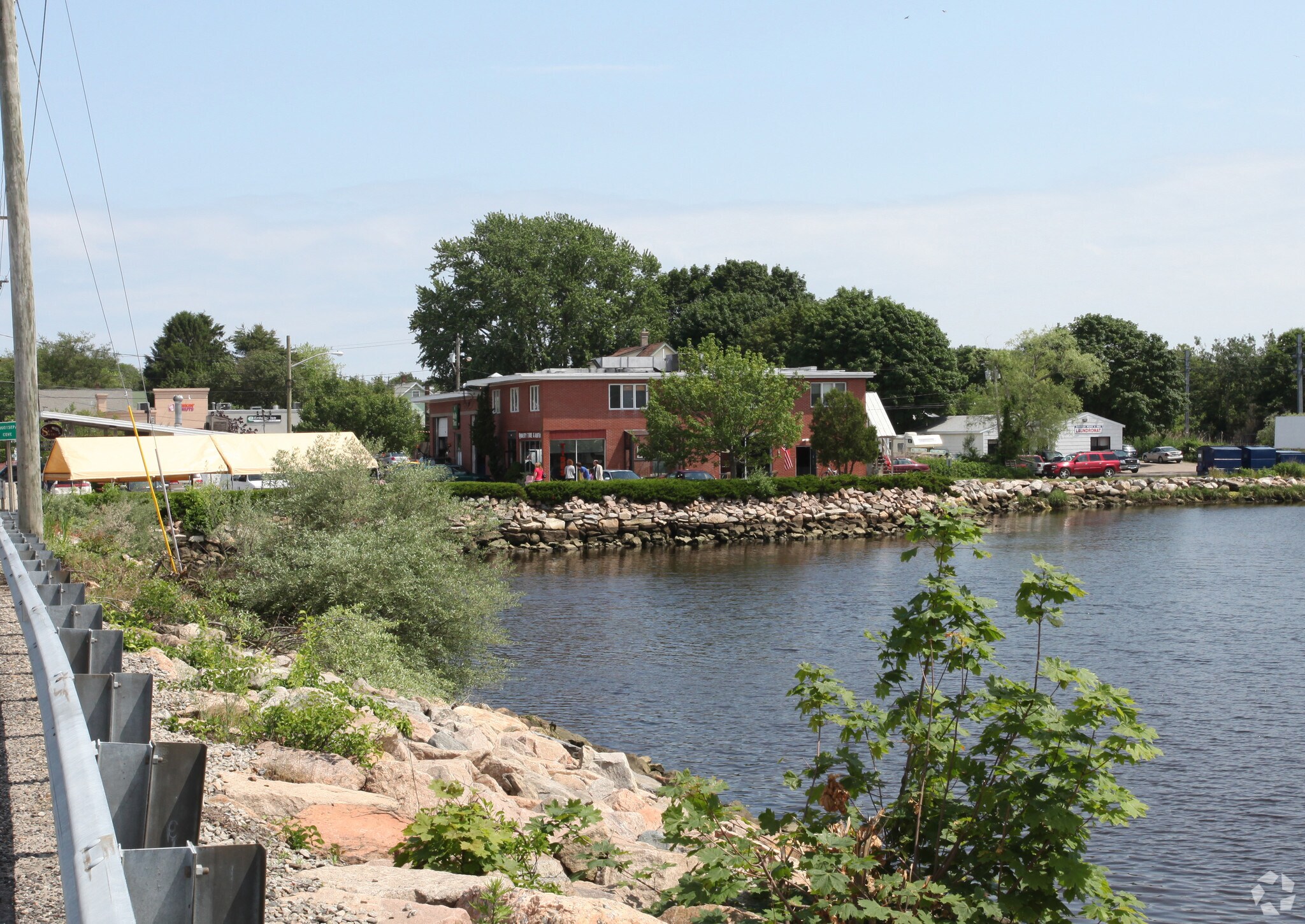 32 Williams Ave Mystic, CT 06355 Retail Property for Lease on