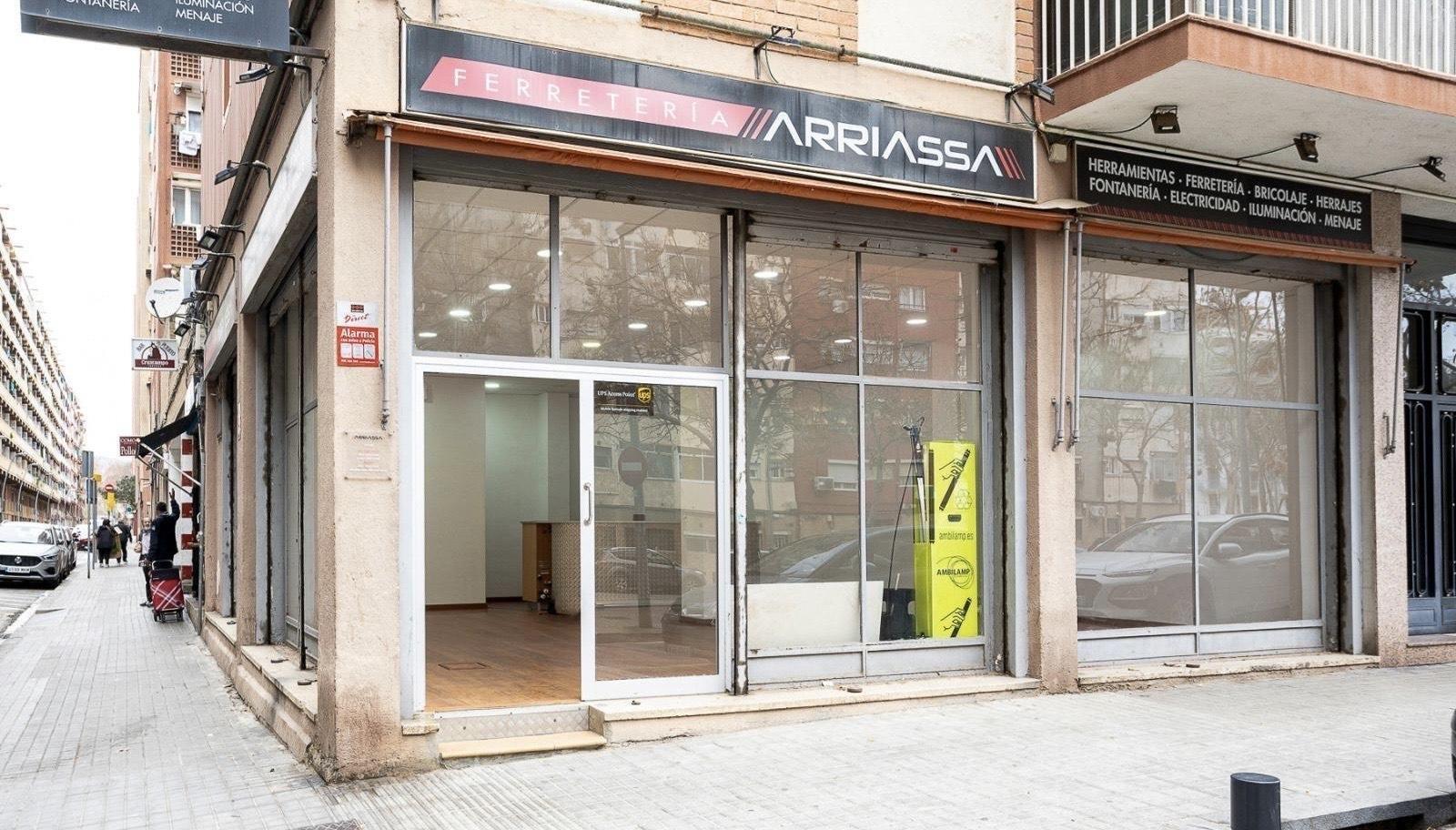 Carrer del Camp Arriassa, Barcelona, BAR for Rent