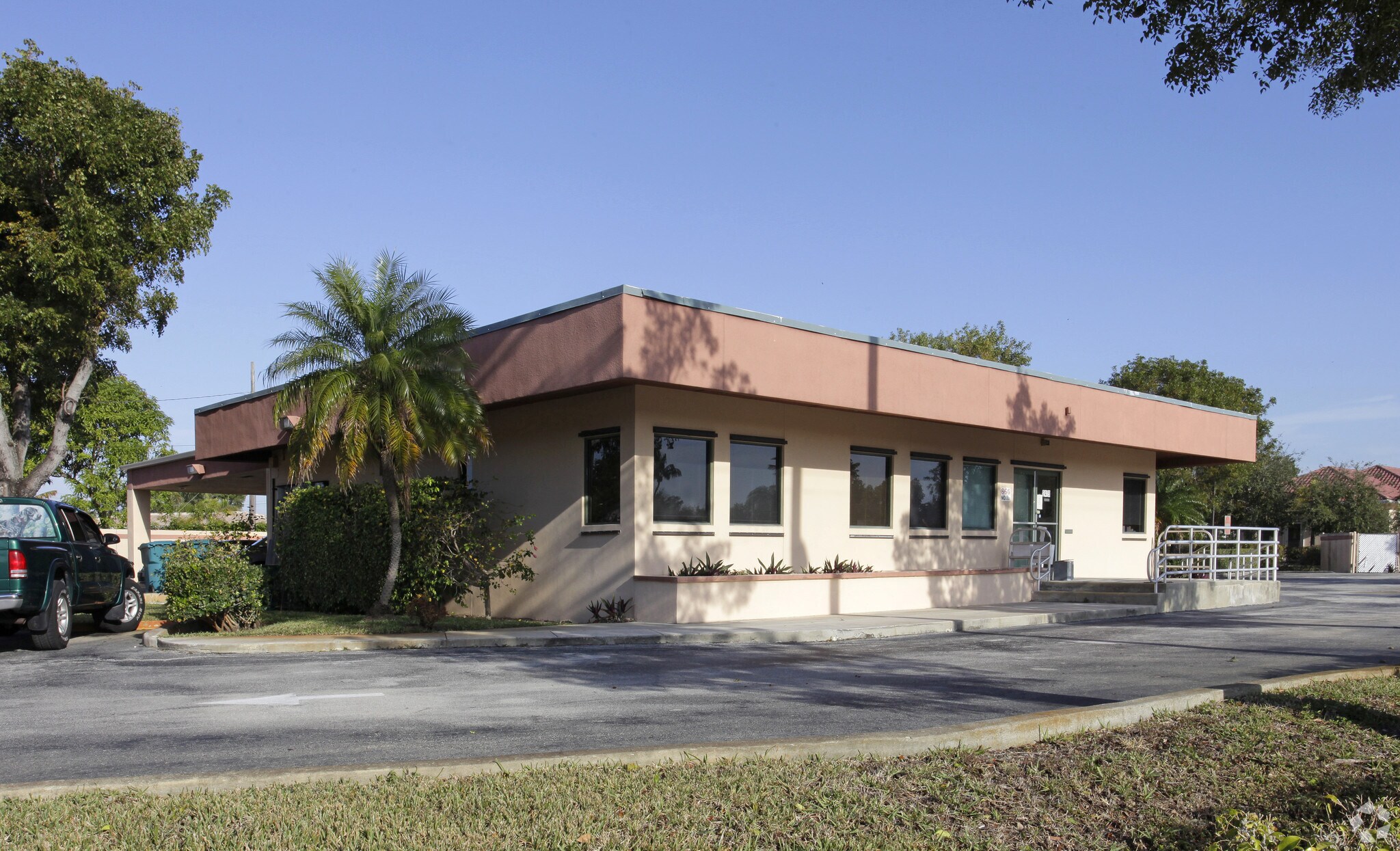 2419 S Seacrest Blvd, Boynton Beach, FL for Sale