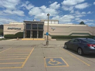 Iowa City, IA Retail - 1700 S 1st Ave