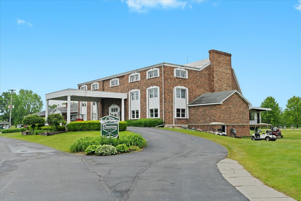 9512 E Lippincott Blvd, Davison, MI for Sale