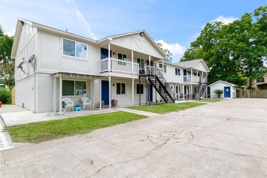 1312 W Adoue St, Alvin, TX for Sale