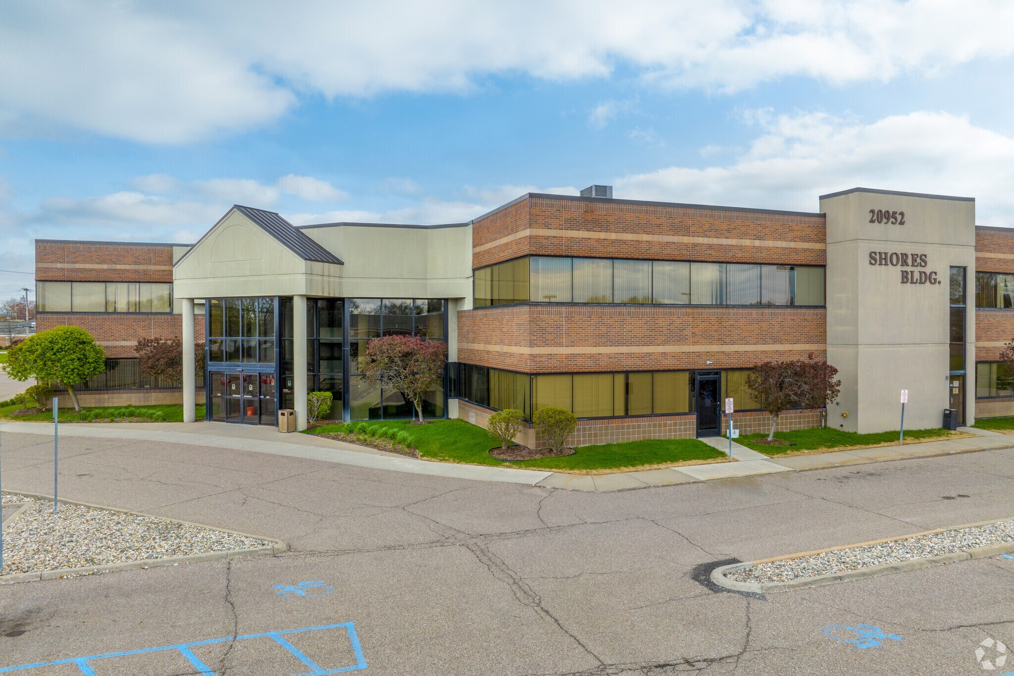 20952 E 12 Mile Rd, Saint Clair Shores, MI for Rent
