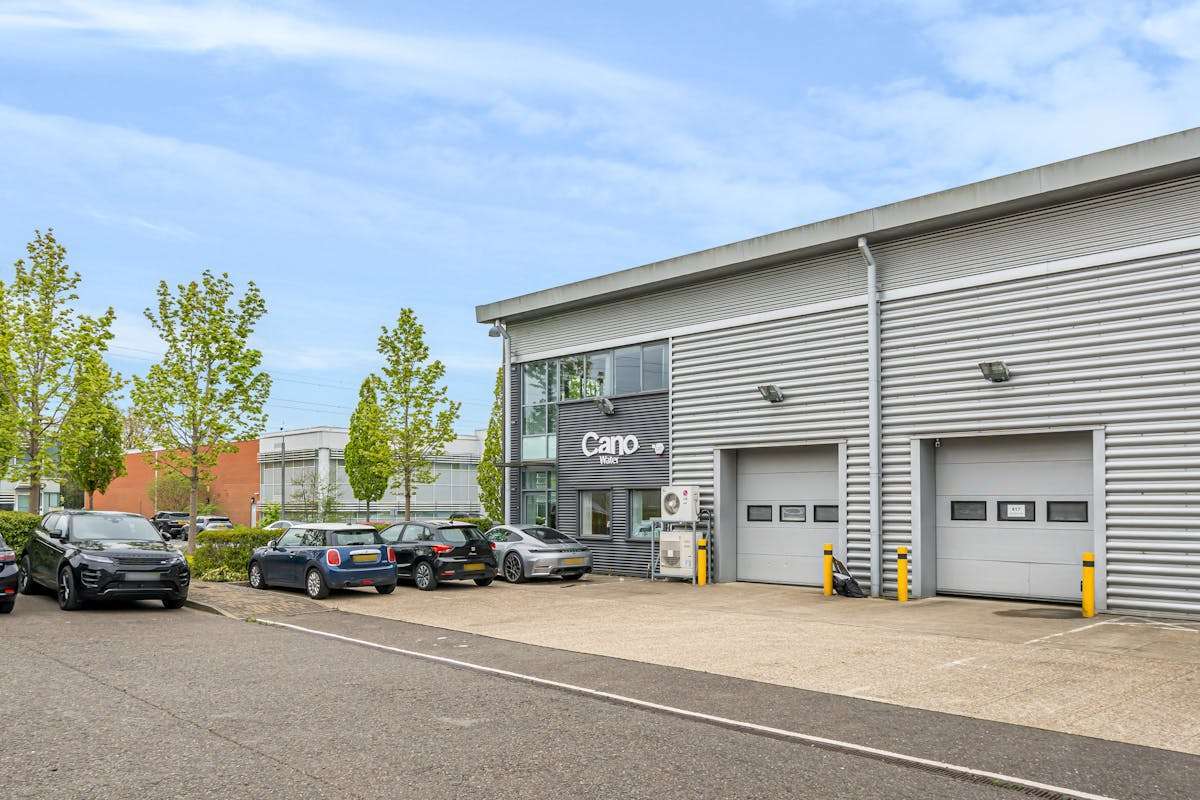 Centennial Ave, Elstree, HRT for Rent