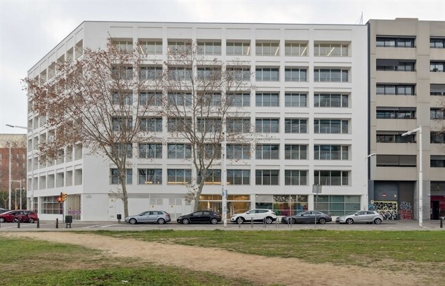 27 Carrer De Ramon Turró, Barcelona, BAR for Rent