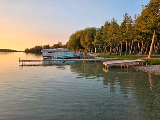 Presque Isle, MI Hospitality - 18730 Fireside Hwy