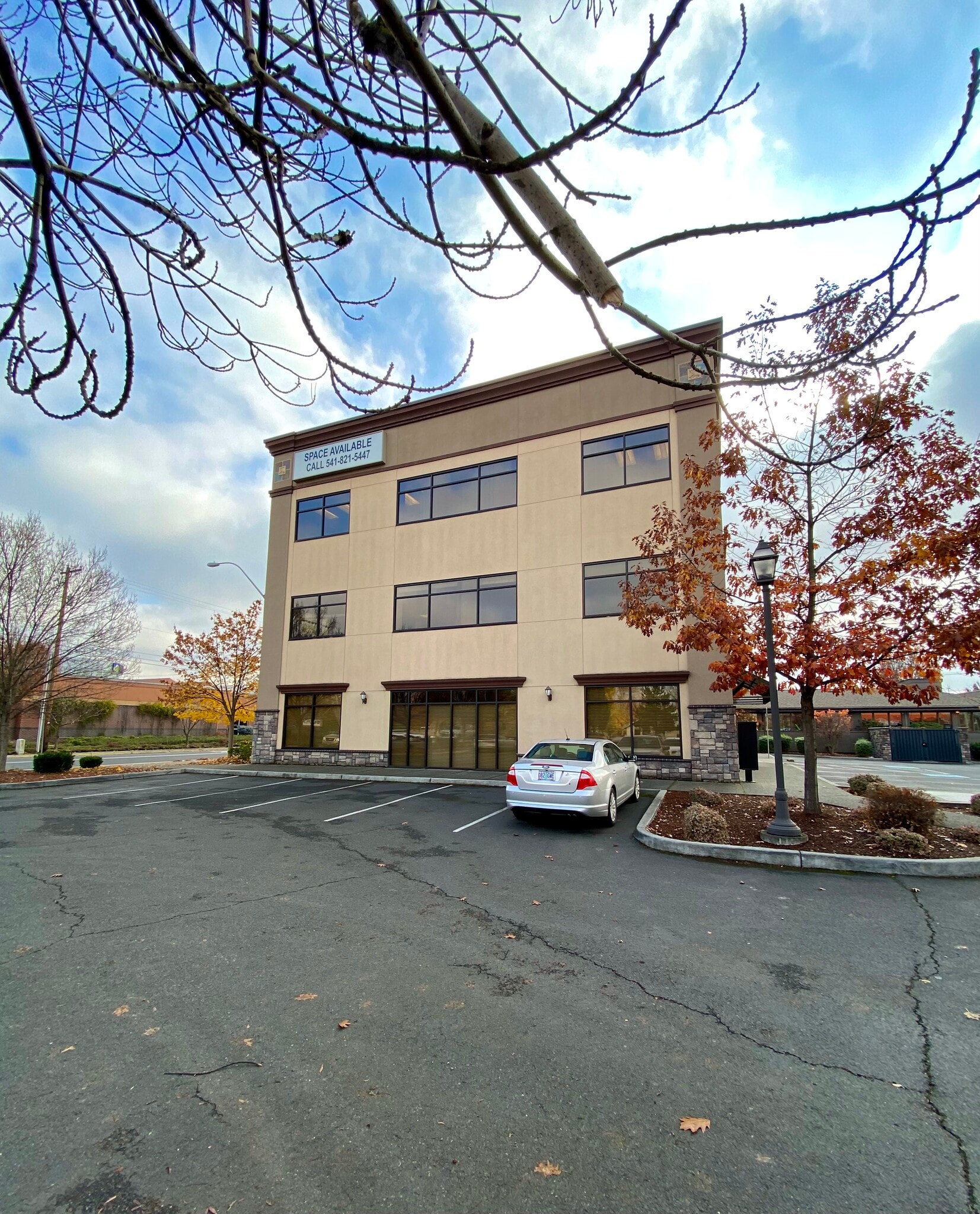 1301 Poplar Dr, Medford, OR for Rent
