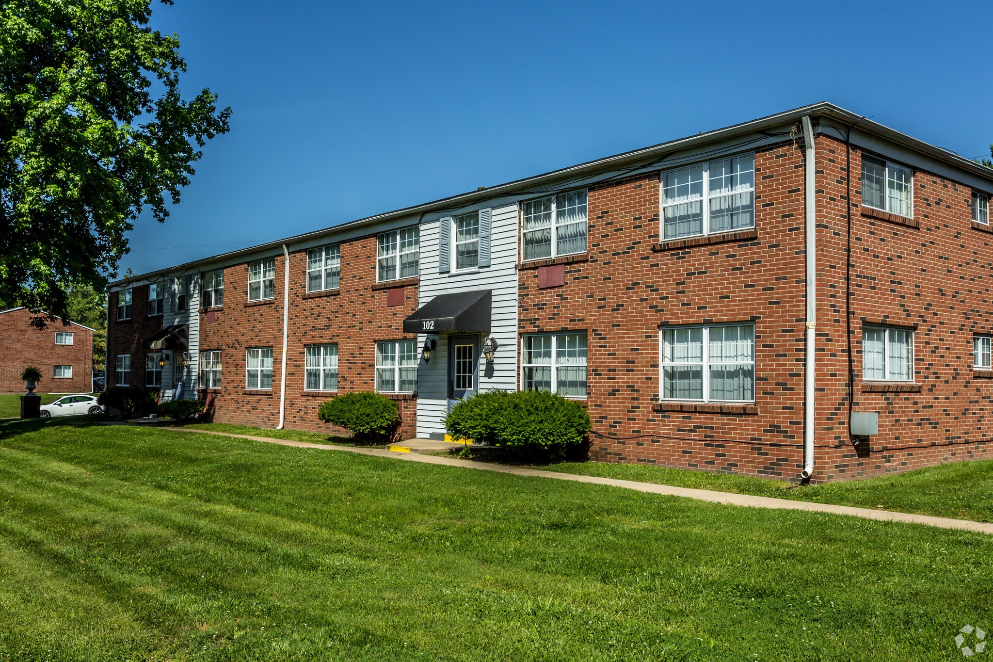 112 Manor Ct, Alton, IL for Sale