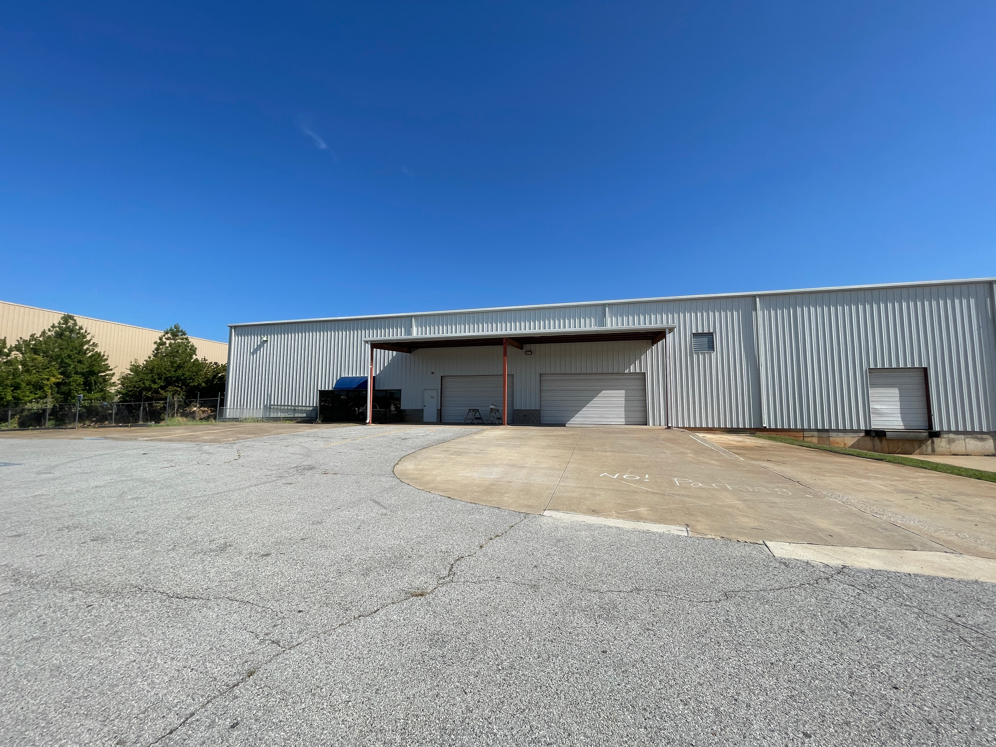 310 E Commercial Ave, Lowell, AR for Rent