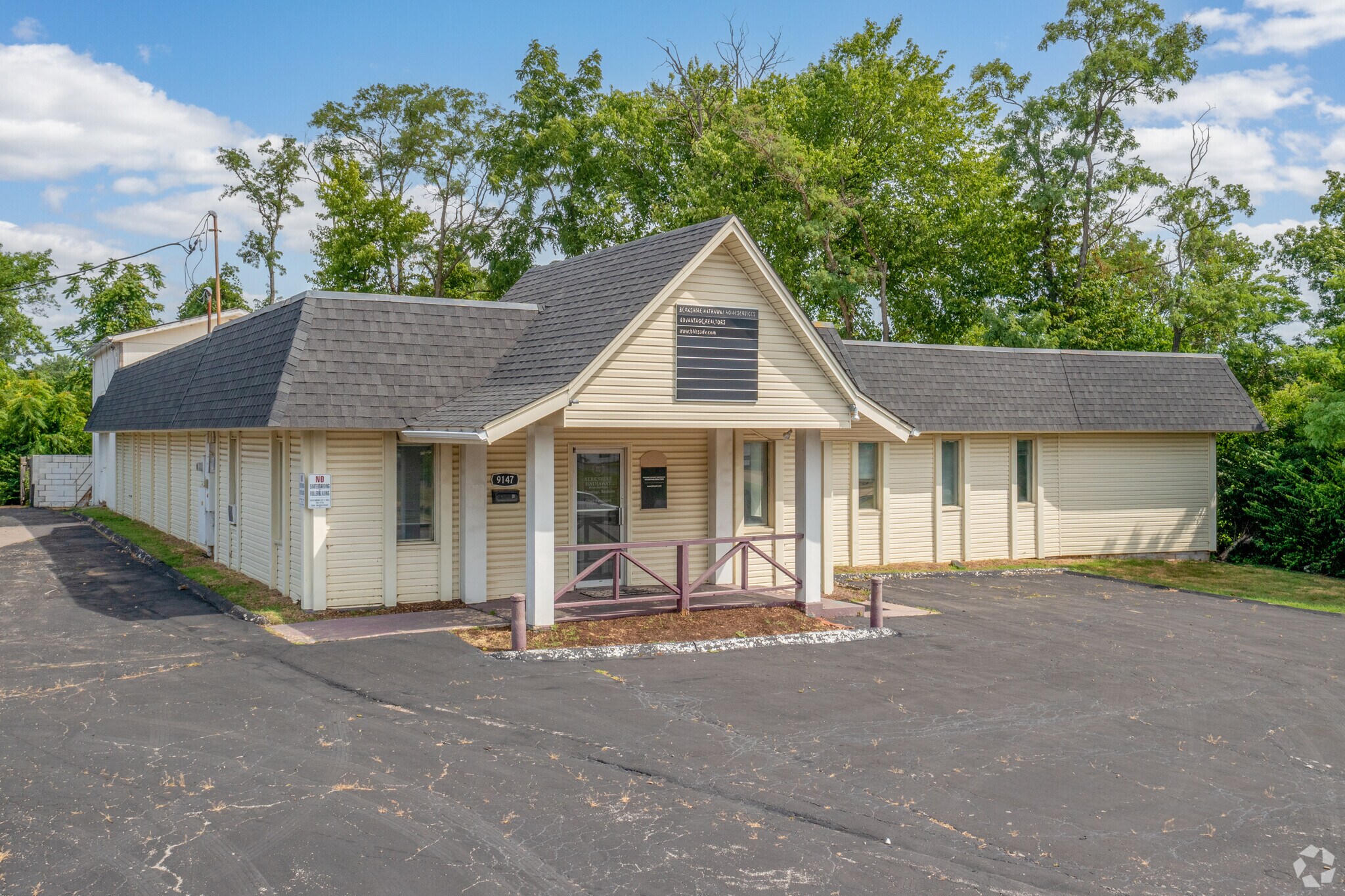 9147 Watson Rd, Saint Louis, MO for Sale