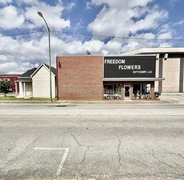 1322 Wilmer Ave, Anniston, AL for Sale