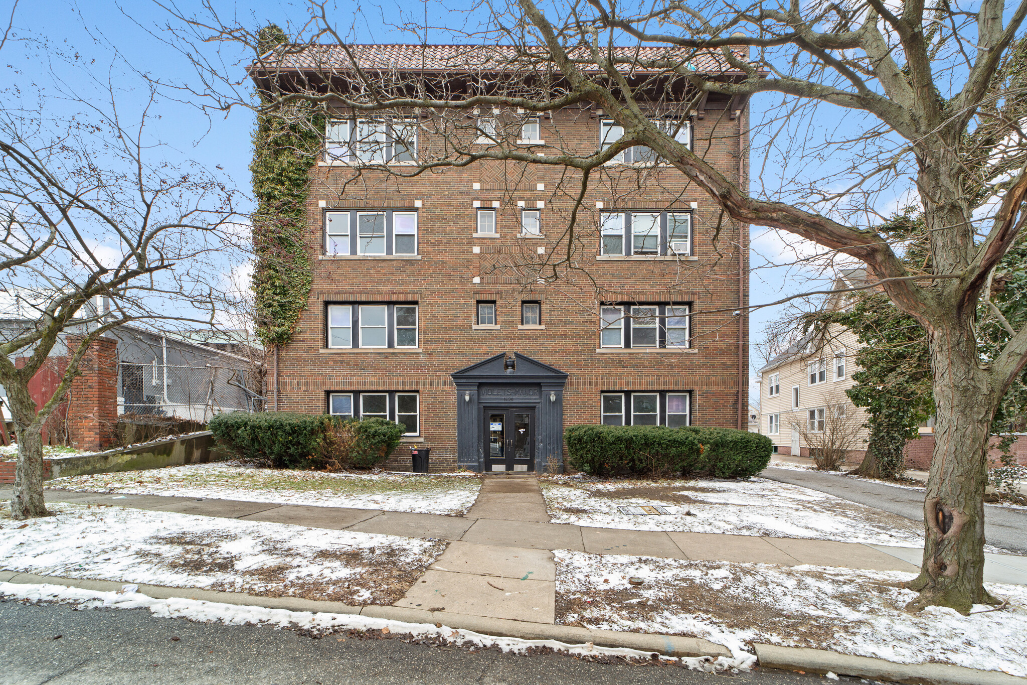 1690 Eddington Rd, Cleveland Heights, OH for Sale