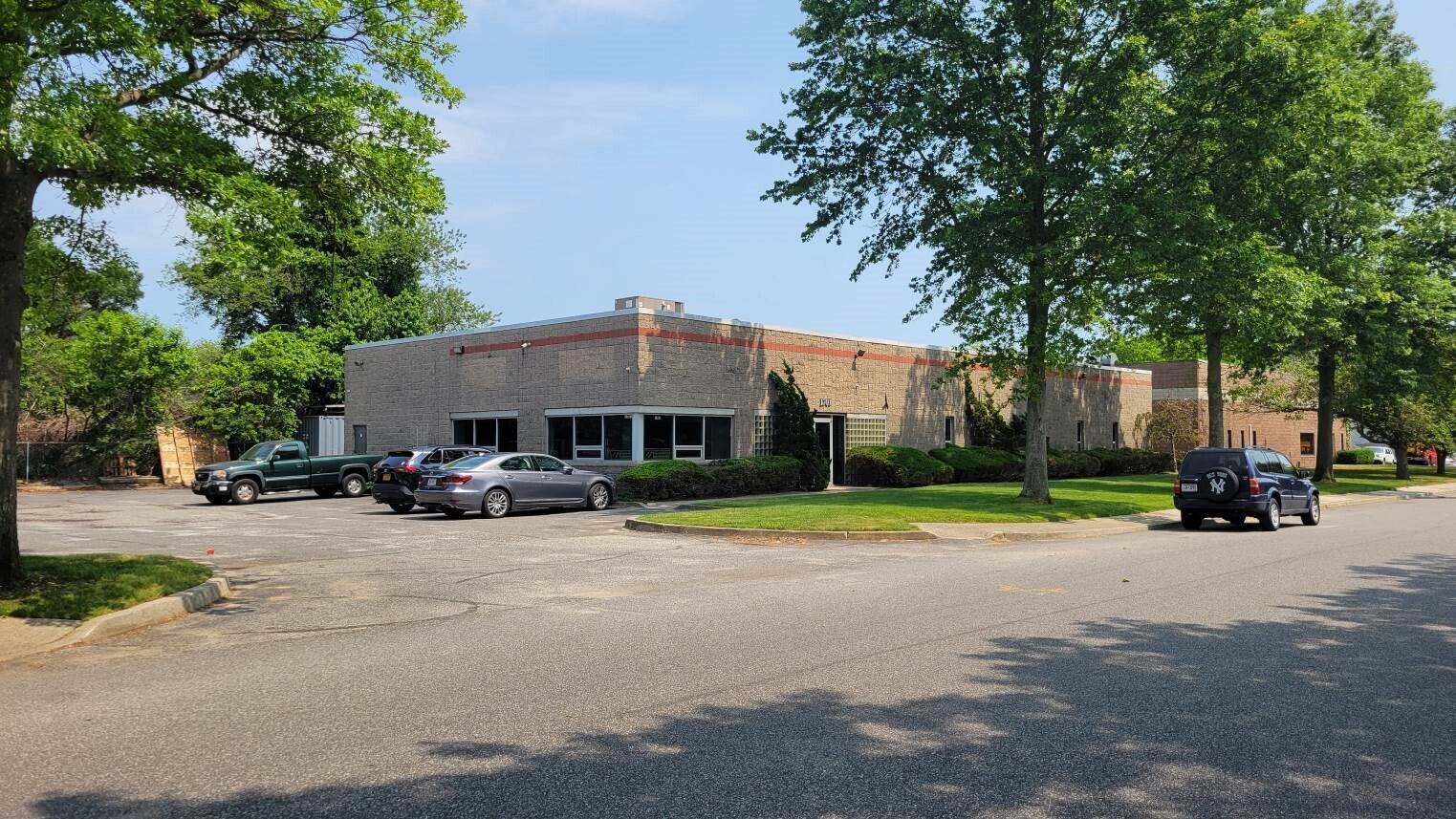 1701 Arctic Ave Bohemia, NY 11716 Industrial Property for Lease on