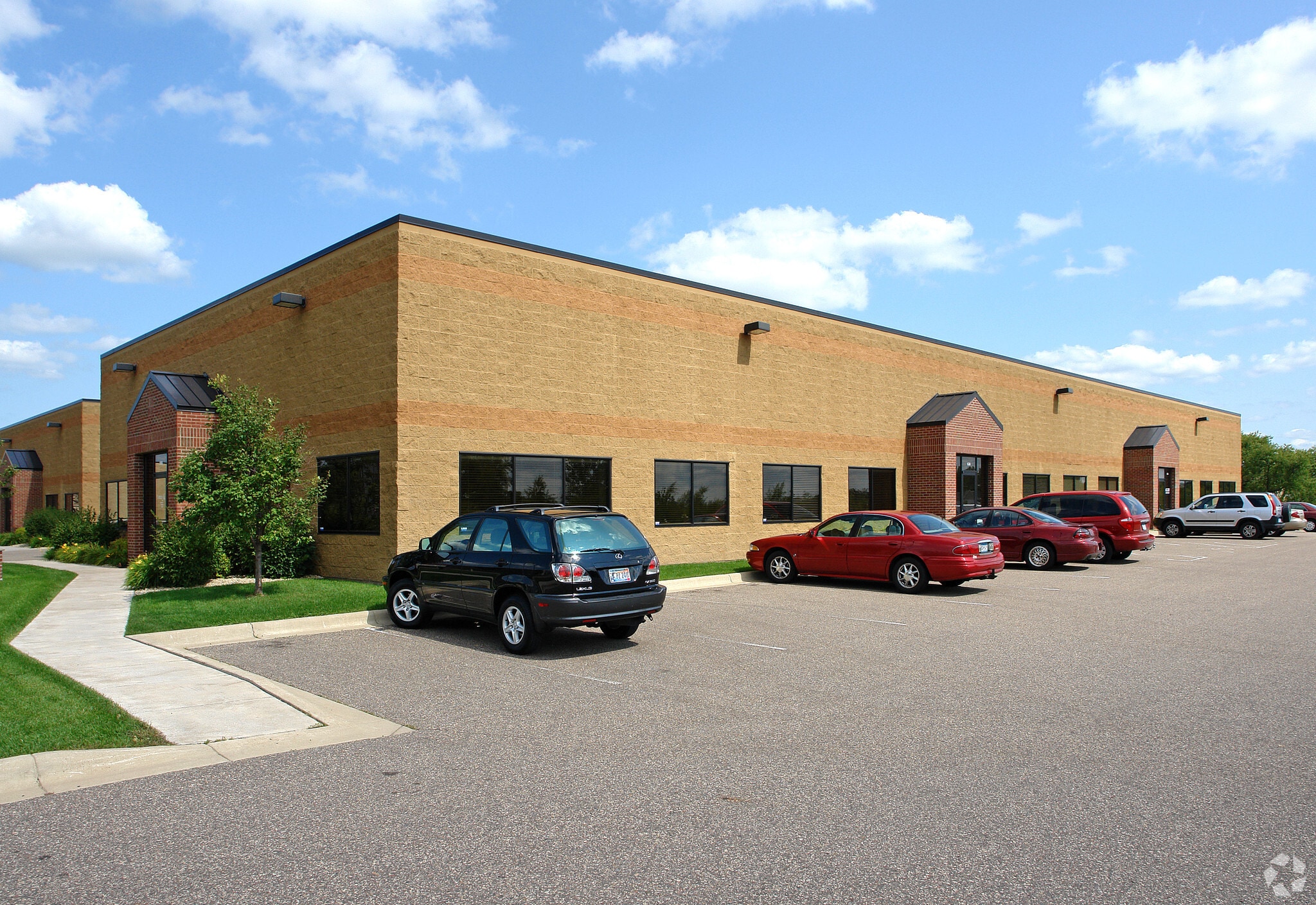 533 Hayward Ave N, Oakdale, MN for Sale