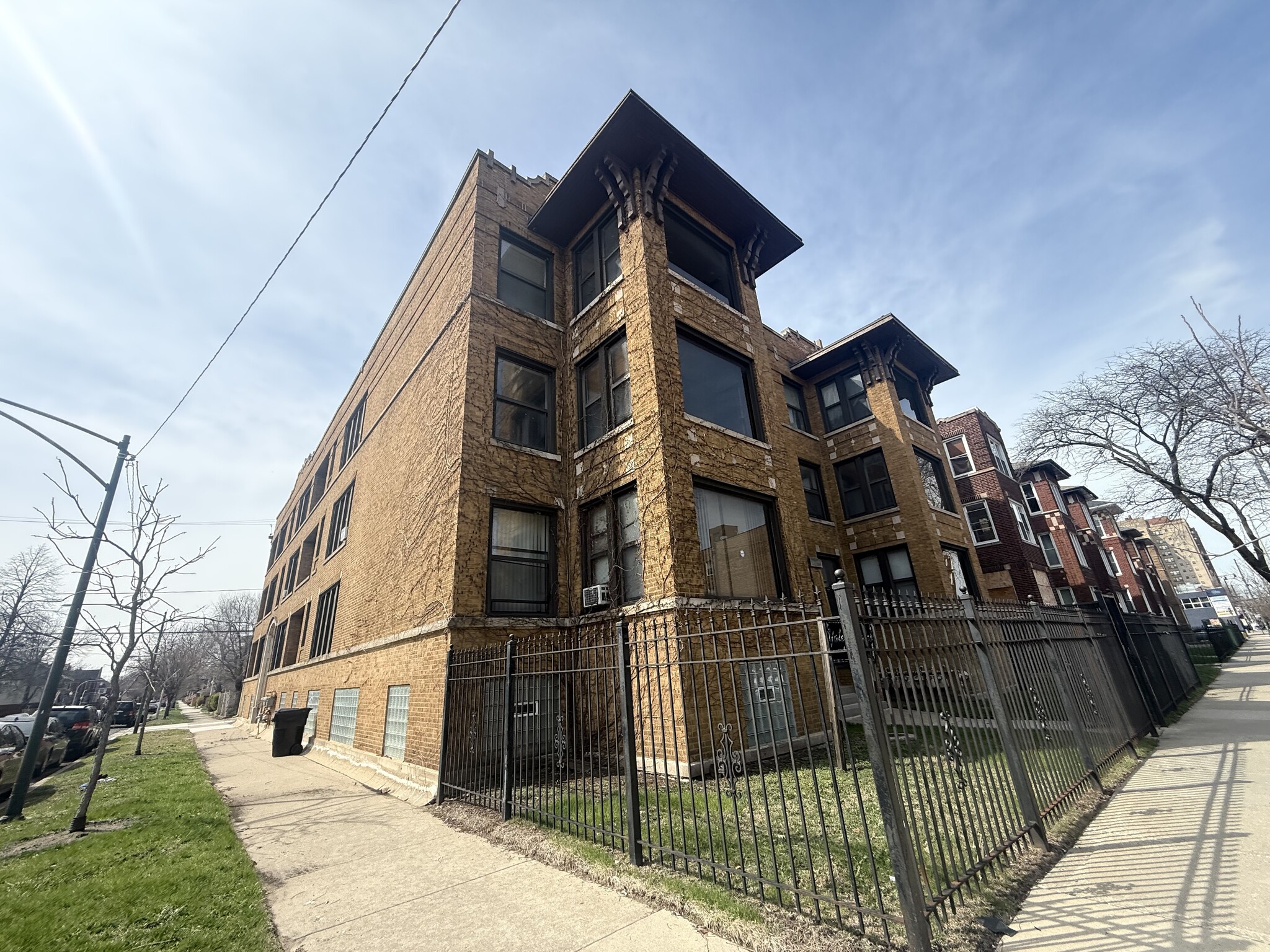 7154 S Yates Blvd, Chicago, IL for Sale