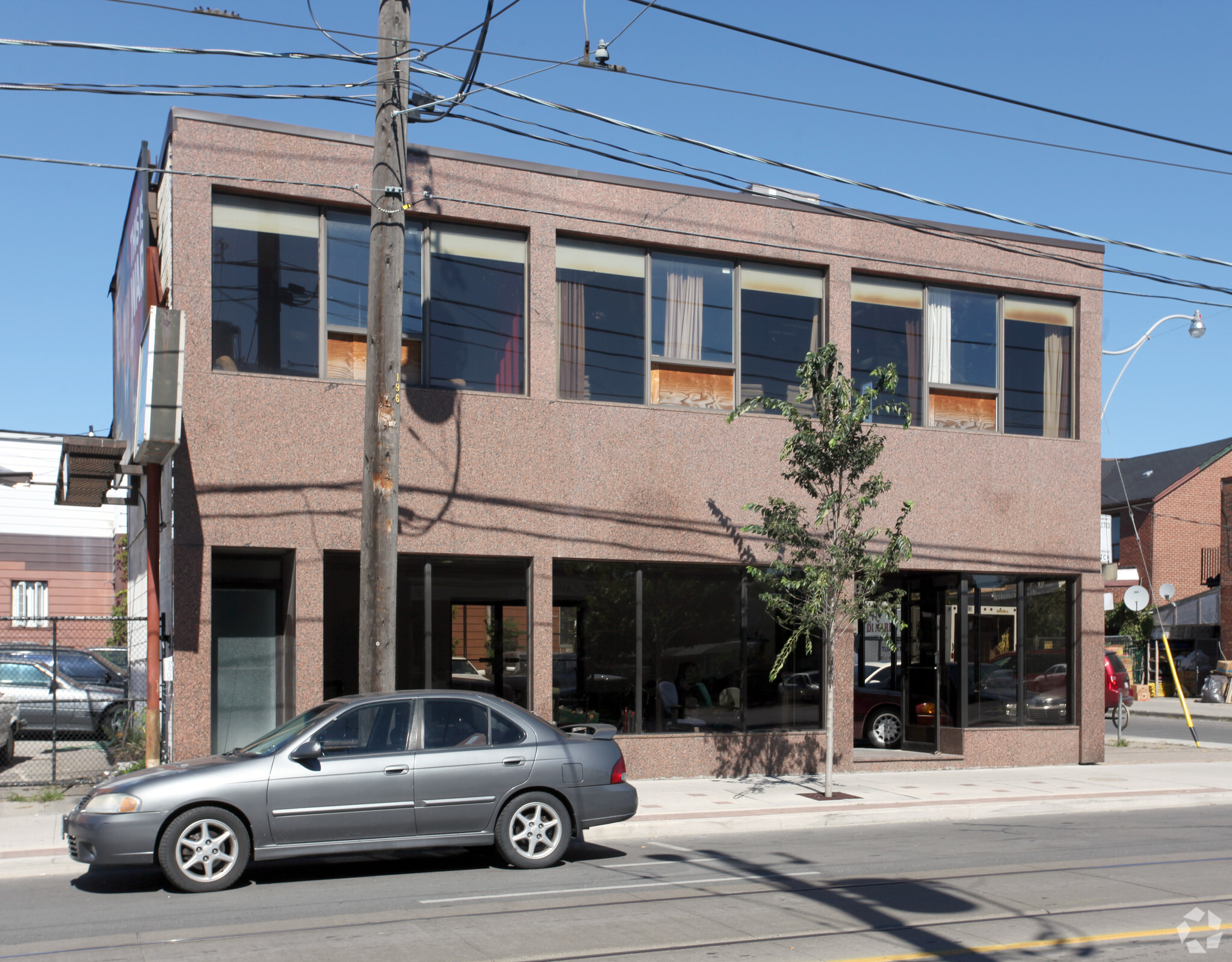 890 Dundas St W, Toronto, ON for Rent