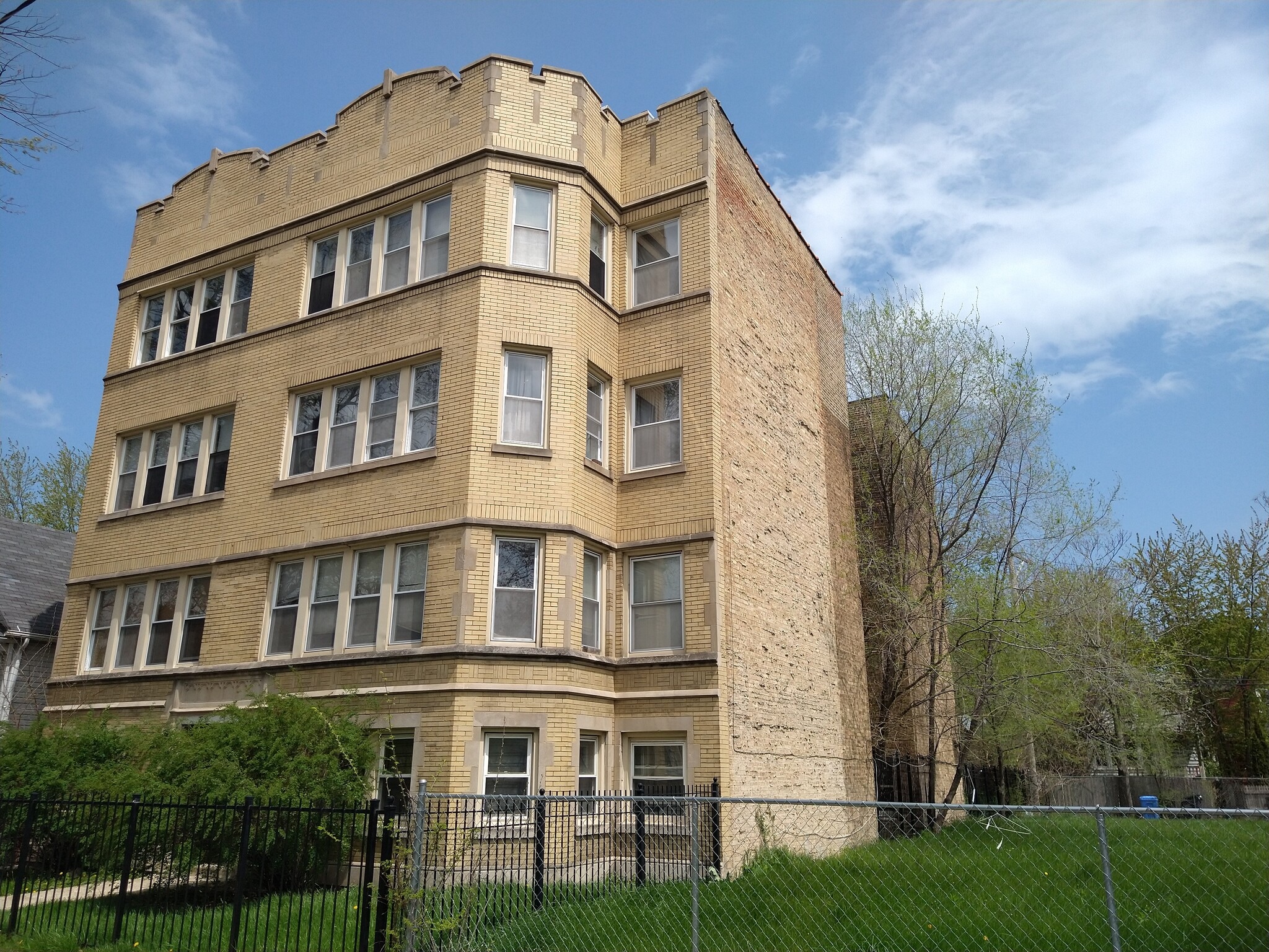 7931 S Manistee Ave, Chicago, IL for Sale