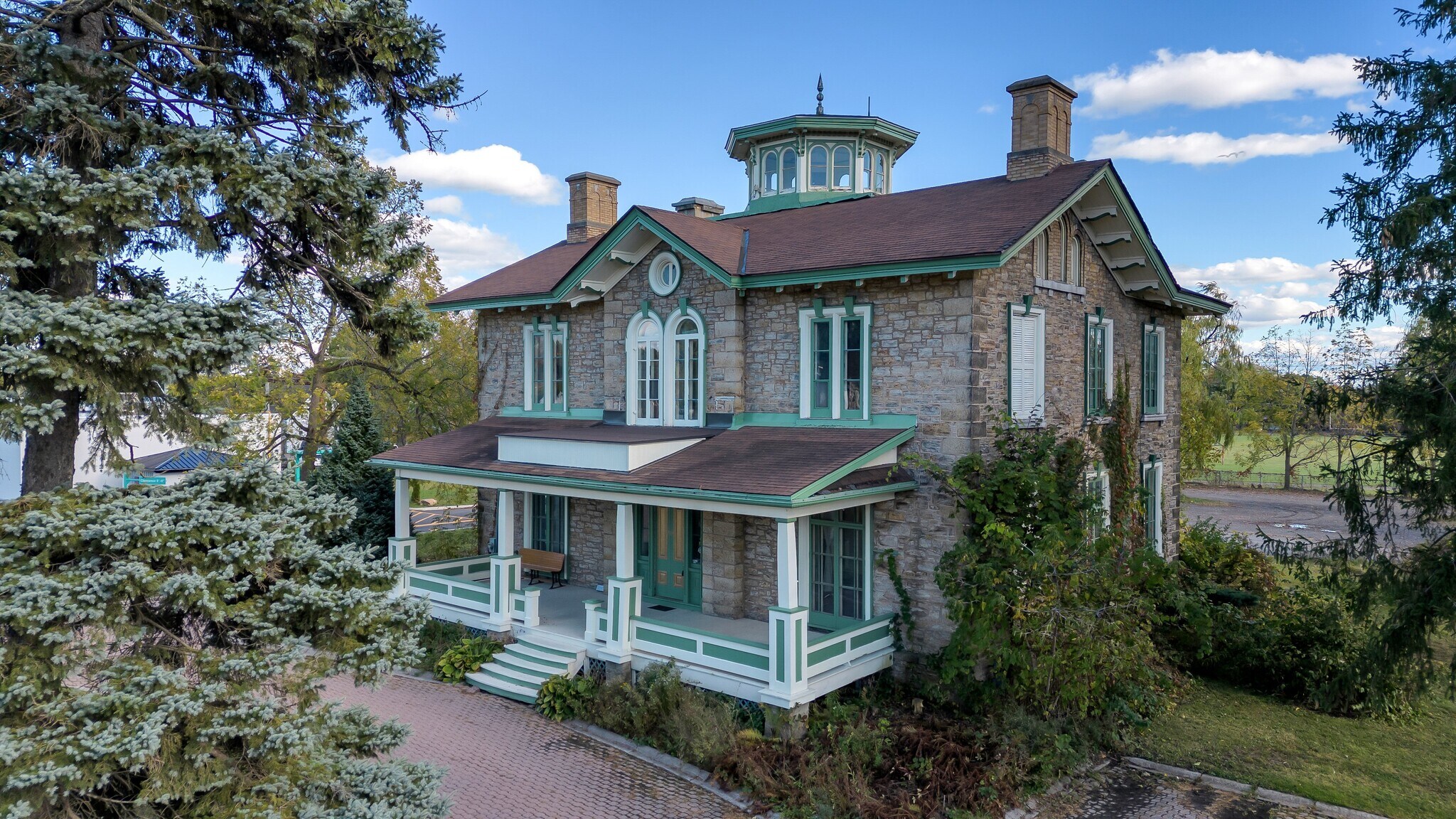 389 King St E, Gananoque, ON for Sale