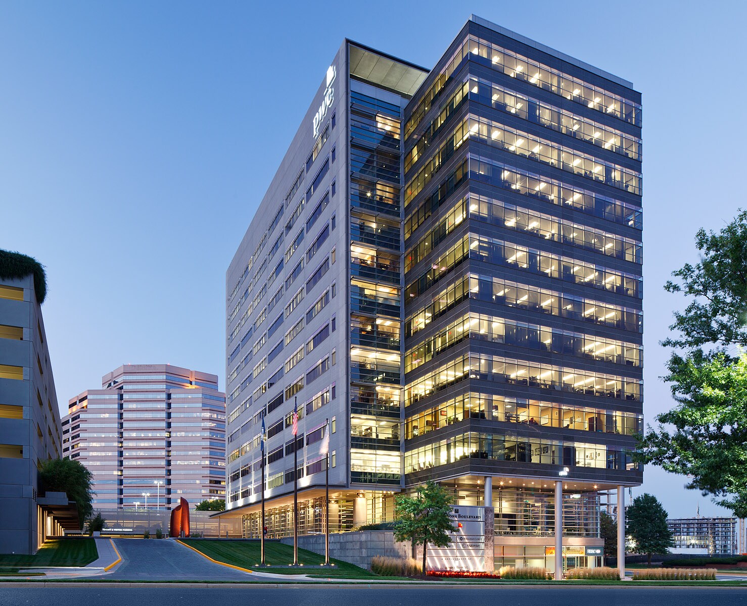 1800 Tysons Blvd McLean, VA 22102 Office Property for Lease on