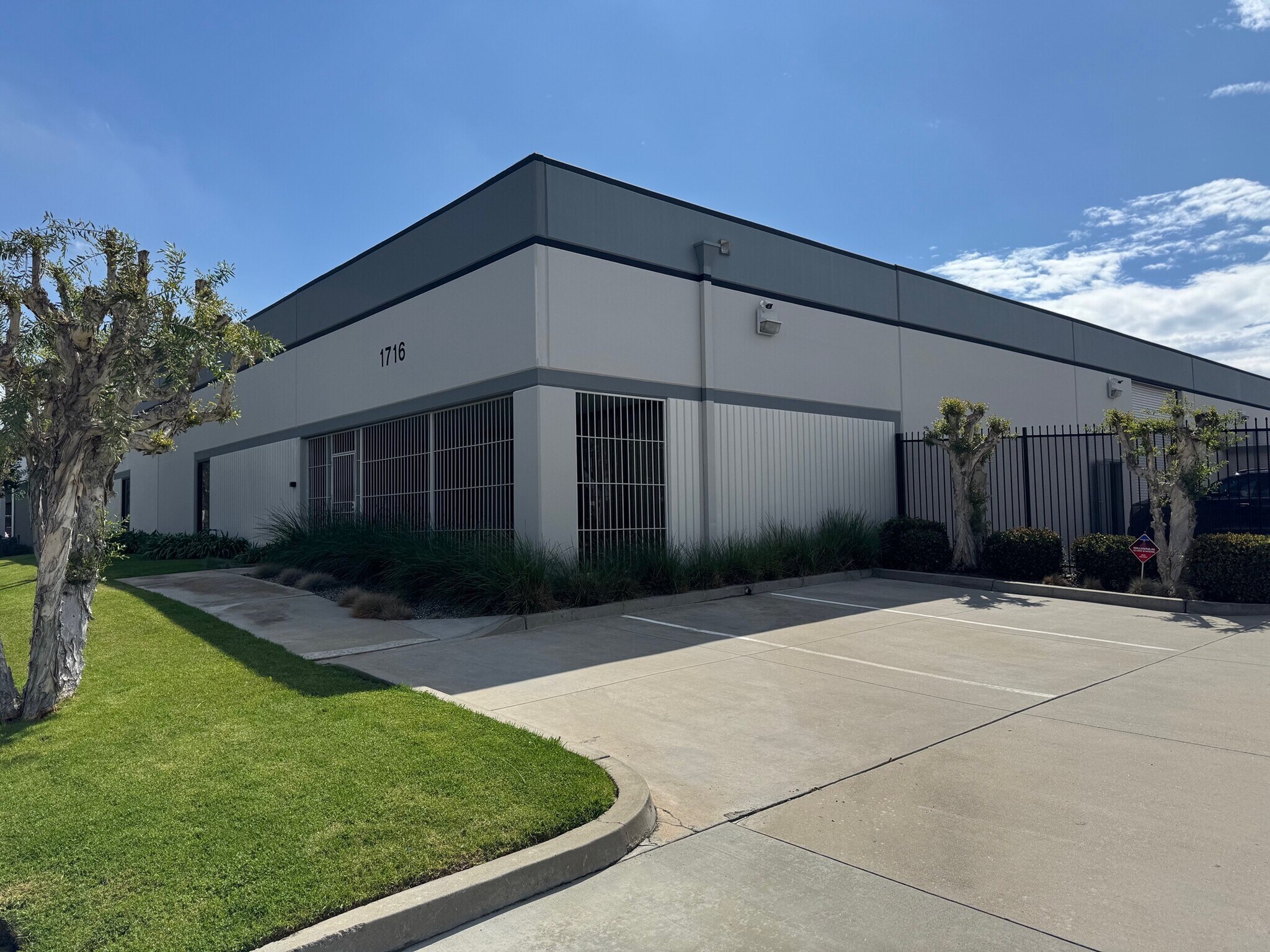 1716 Kona Dr, Compton, CA for Sale