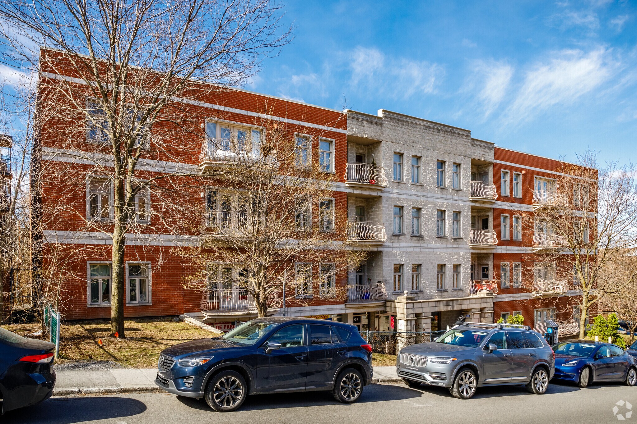 5774-5780 Av Decelles, Montréal, QC for Sale