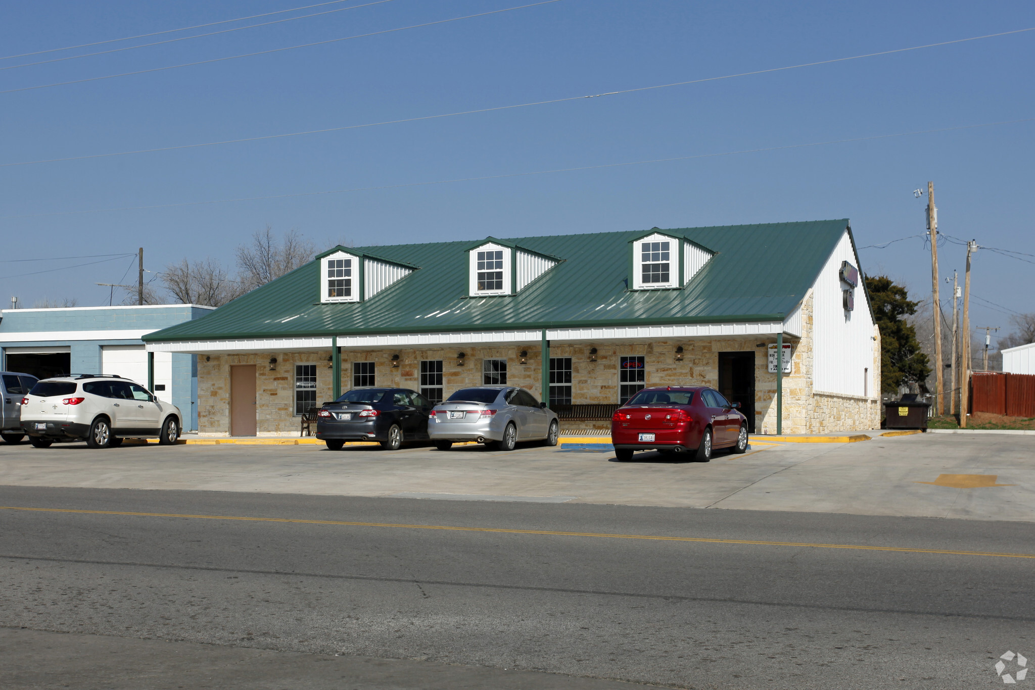 209 E Walnut St, Tecumseh, OK for Sale