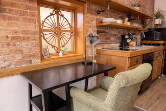 Hartwell, GA Hospitality - 29 S Carolina St Hartwell, GA Hospitality - 29 S Carolina St