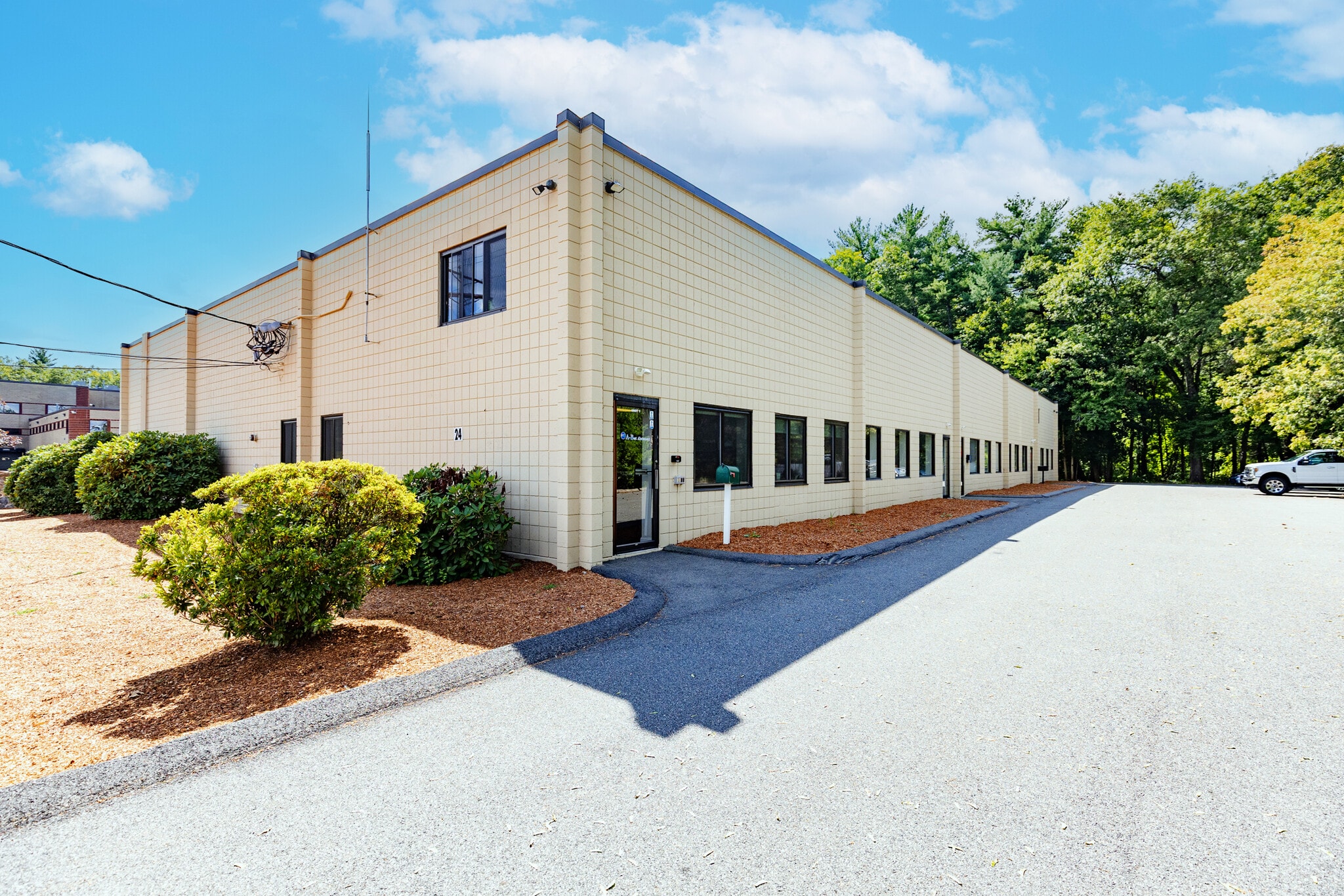 24 Keewaydin Dr, Salem, NH for Rent