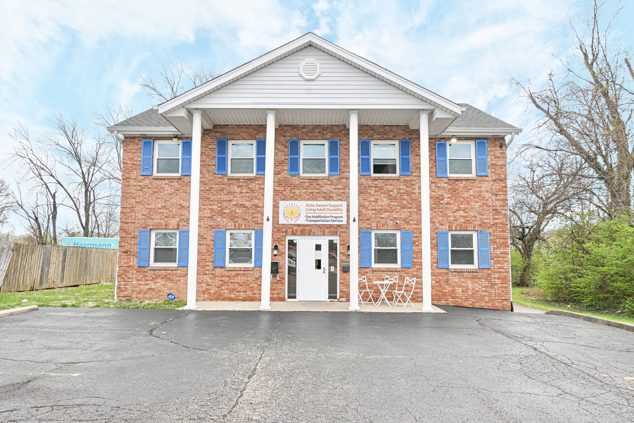 8240 Clara Ave, Cincinnati, OH for Sale