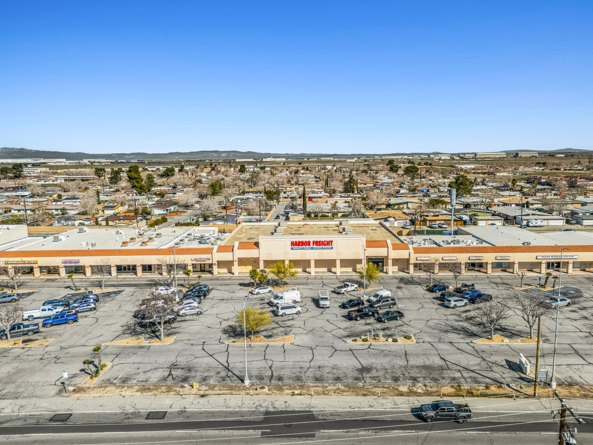 2121 E Palmdale Blvd, Palmdale, CA for Rent