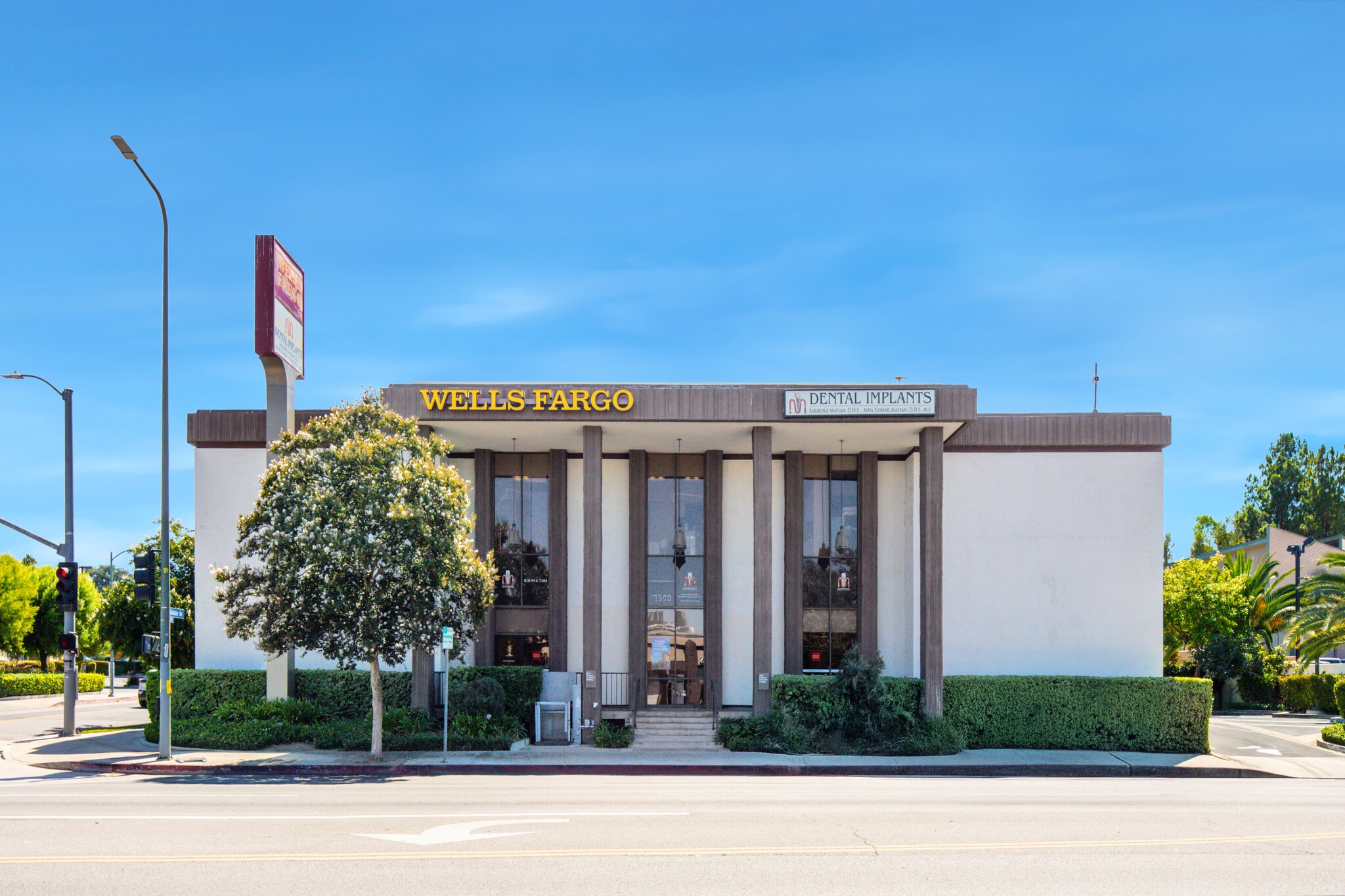 19900 Ventura Blvd, Woodland Hills, CA for Rent