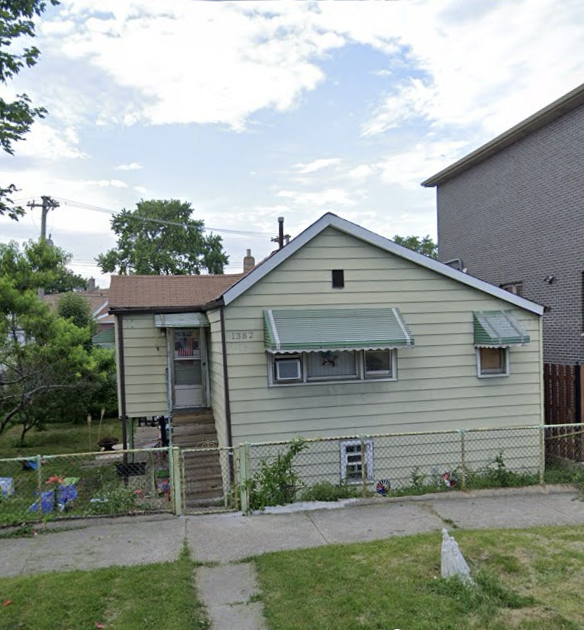 1382 W Fuller St, Chicago, IL for Sale