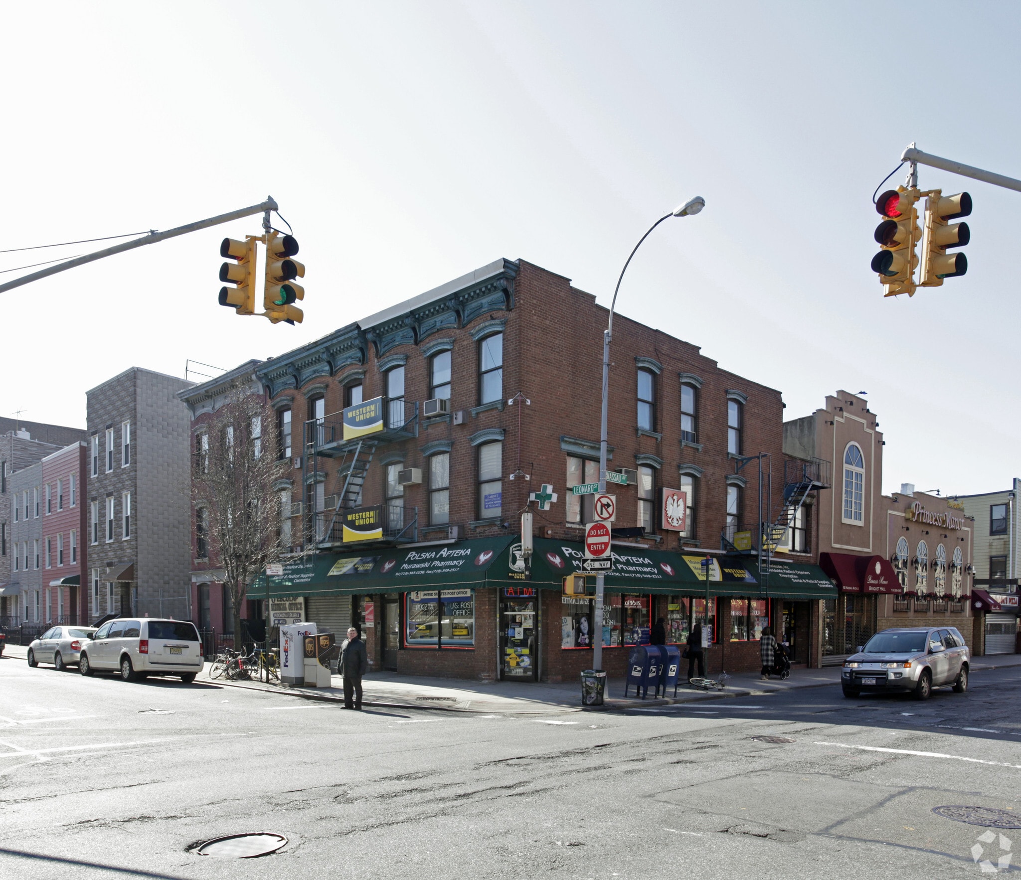 557 Leonard St, Brooklyn, NY for Rent
