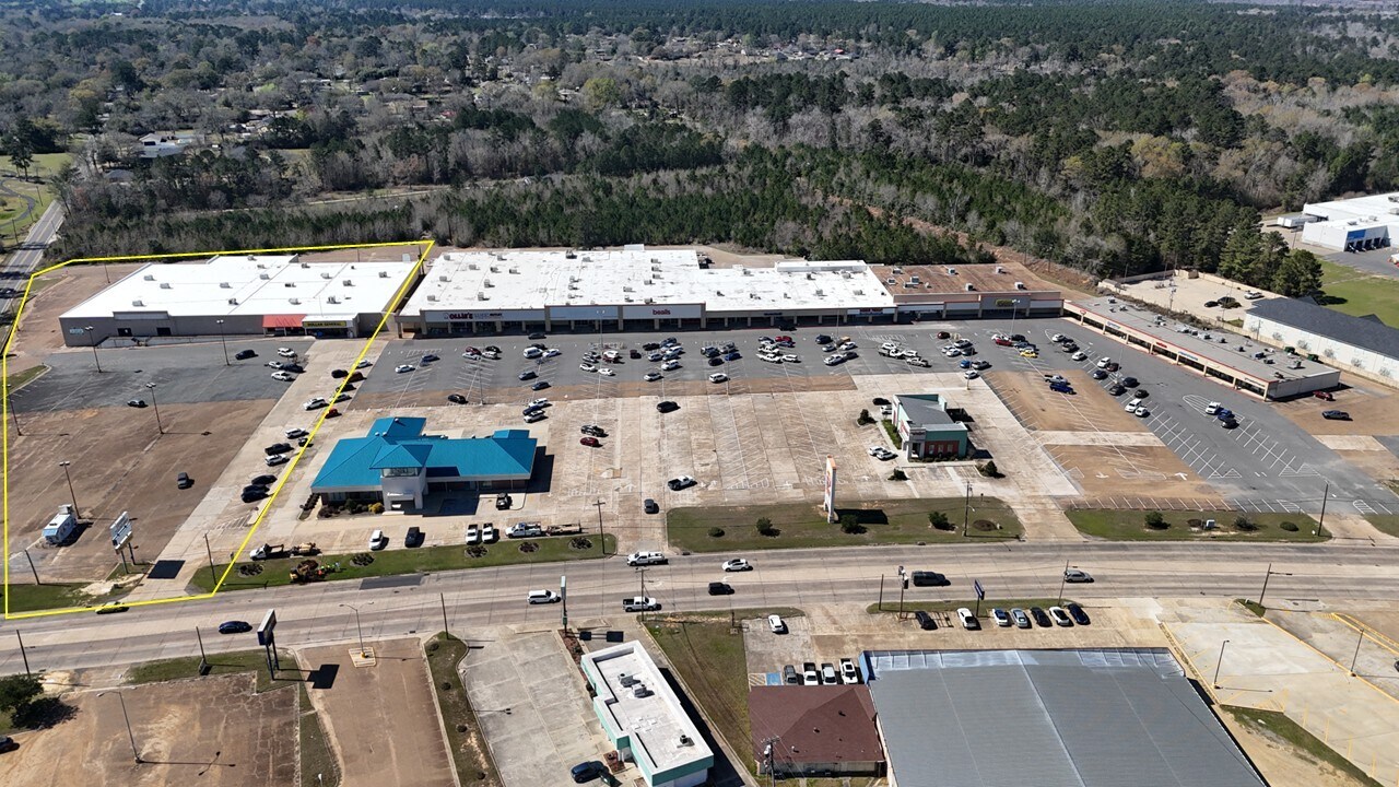 1005-1027 N Pine St, Deridder, LA for Rent