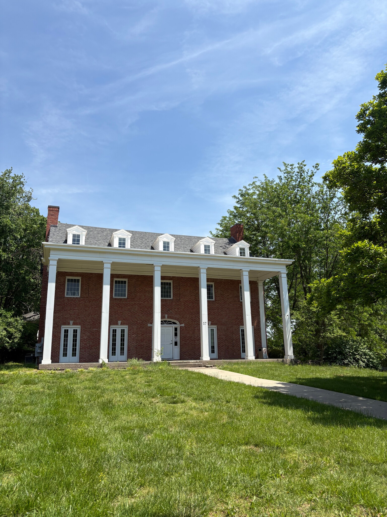 17 S Jewell St, Liberty, MO for Sale