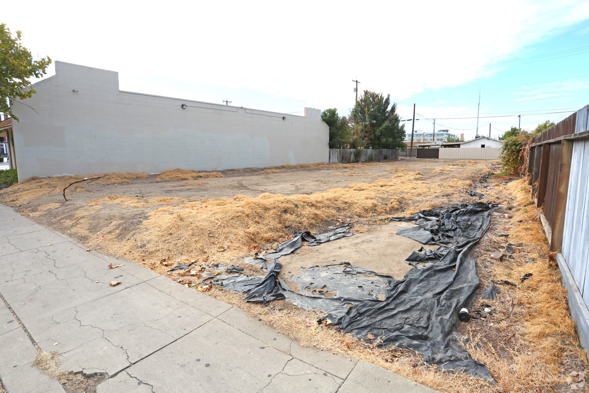 304 N D St, Madera, CA for Sale