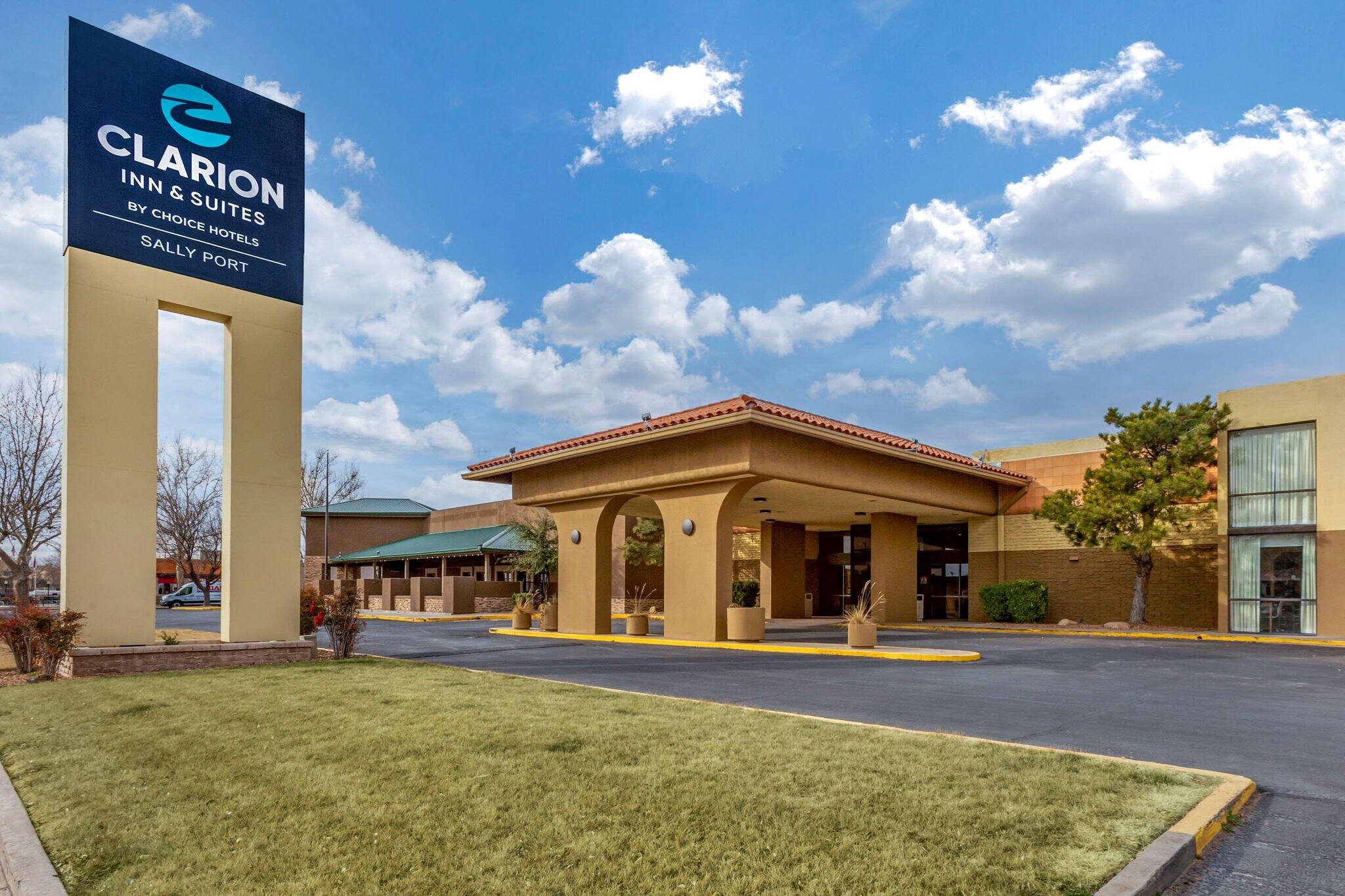 2000 N Main St, Roswell, NM for Sale