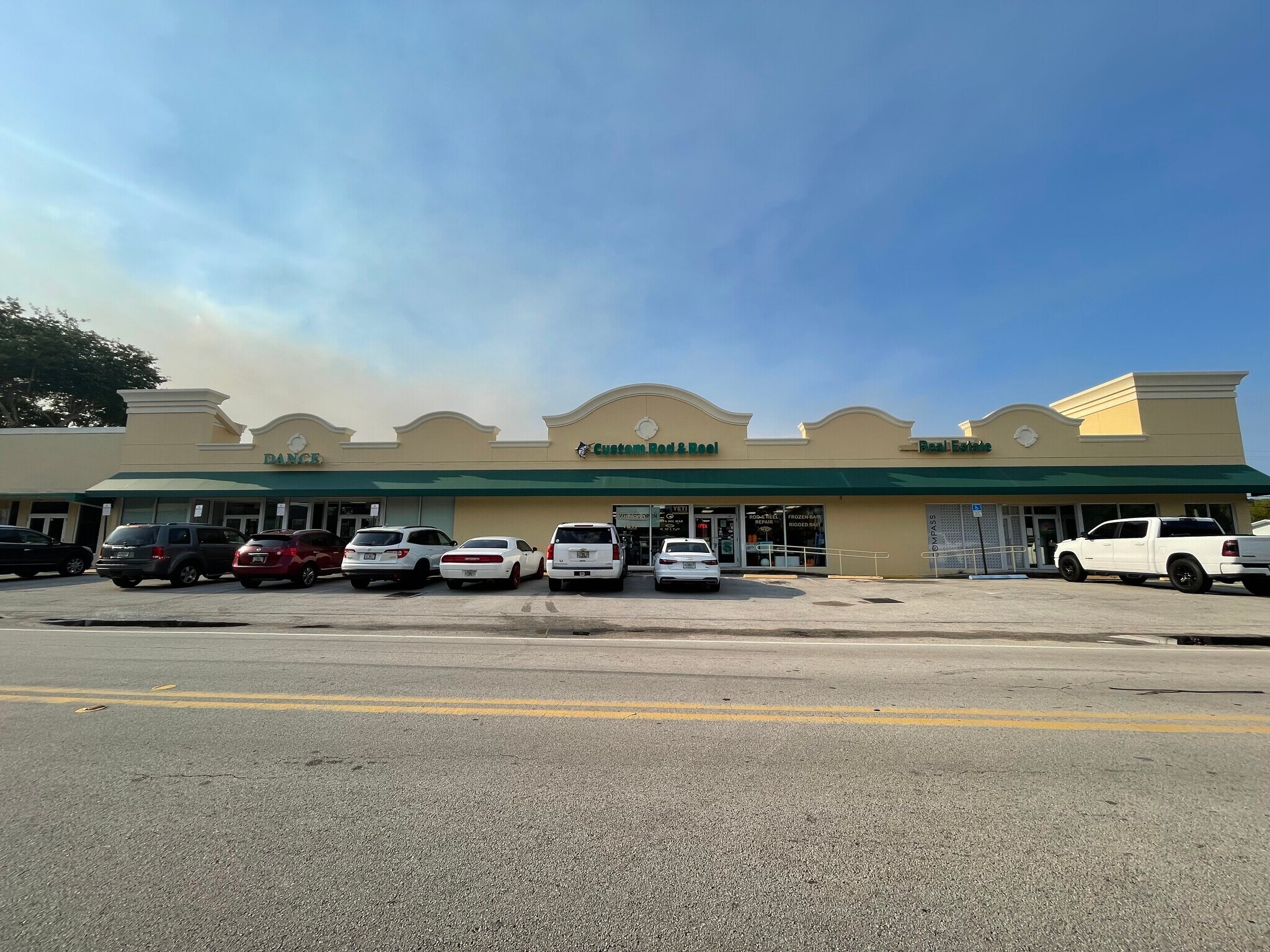 1817-1847 NE 25th St, Lighthouse Point, FL for Rent