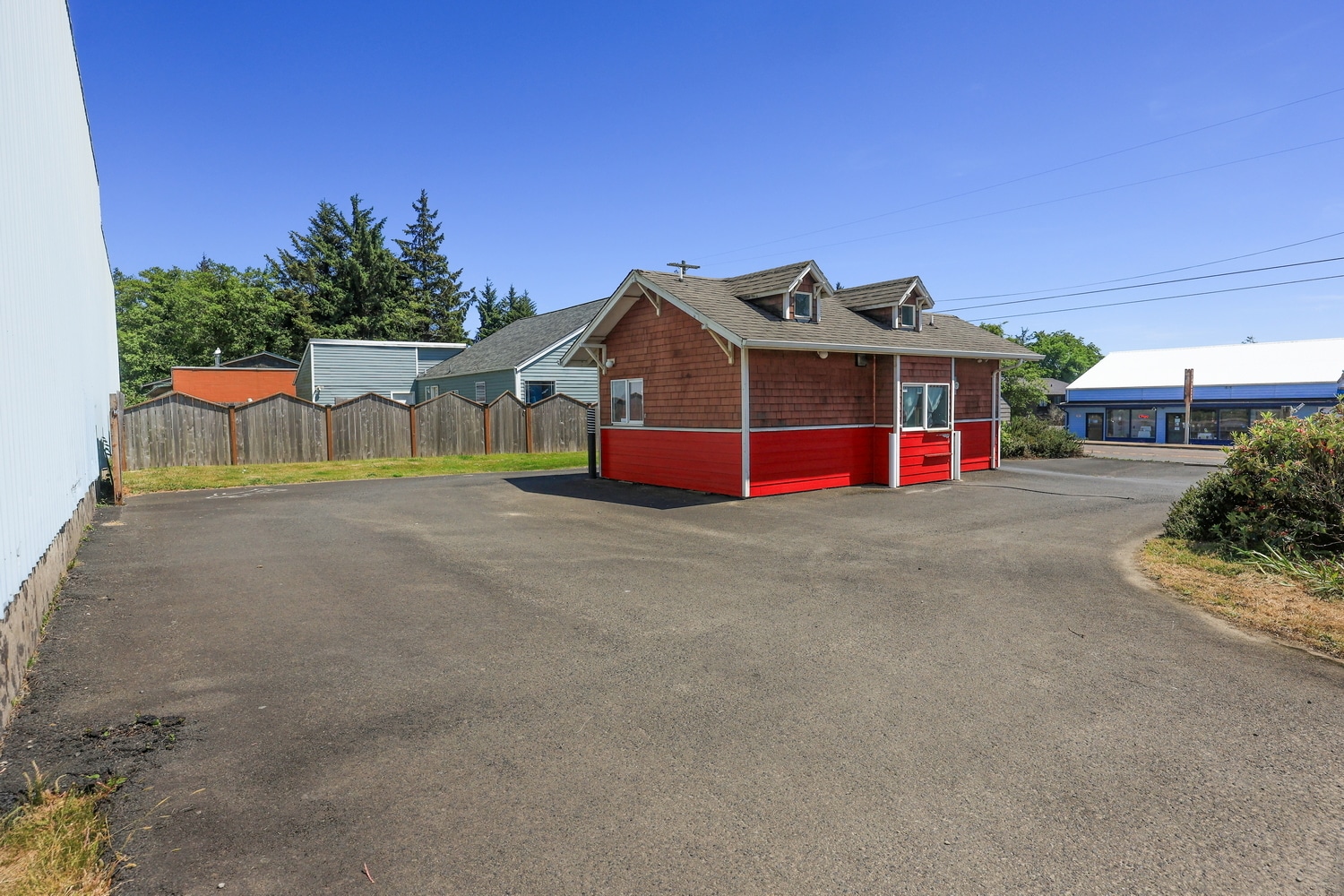 605 E Olive St, Newport, OR for Sale