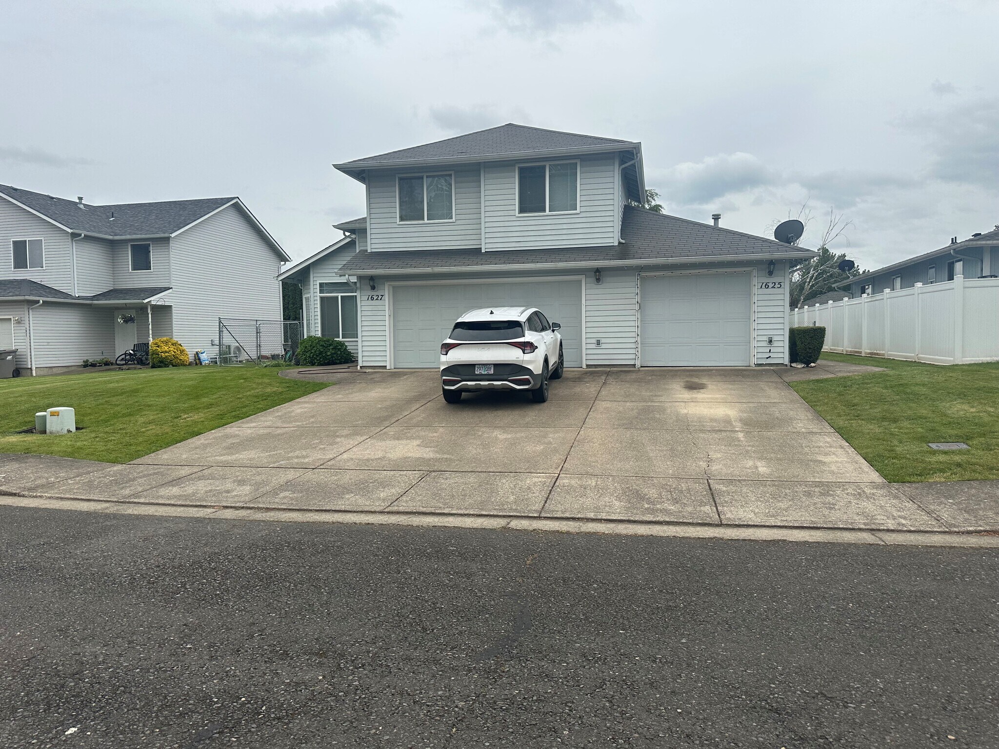 1625 SE Cortland Ave, Dallas, OR for Sale