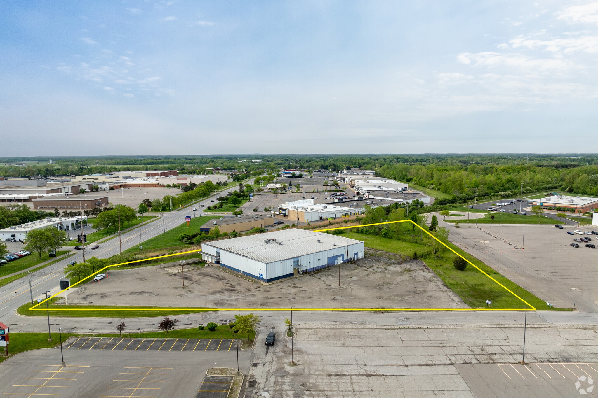 3070 S Linden Rd, Flint, MI for Sale