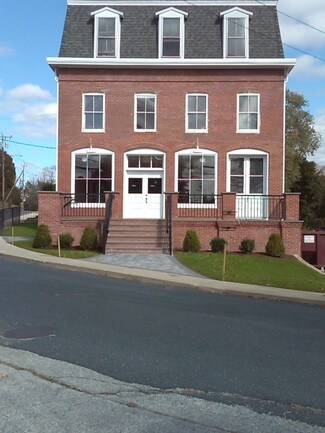 27 Main St  