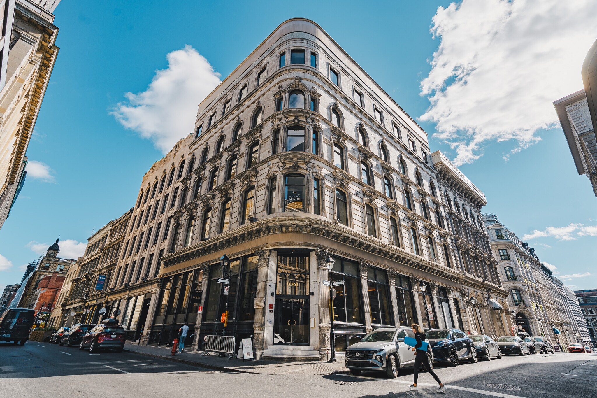 372-396 Rue Notre-Dame O, Montréal, QC for Rent