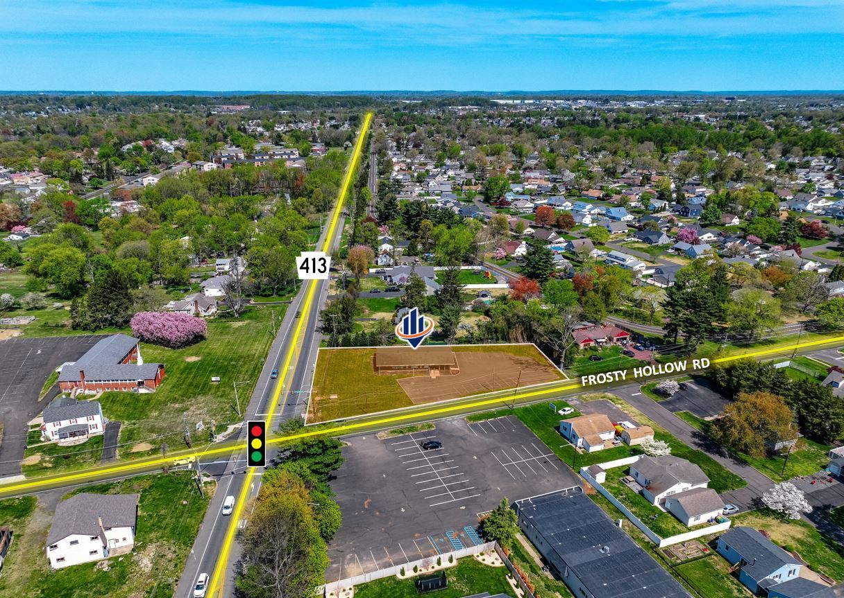 1310 Frosty Hollow Rd, Levittown, PA for Sale