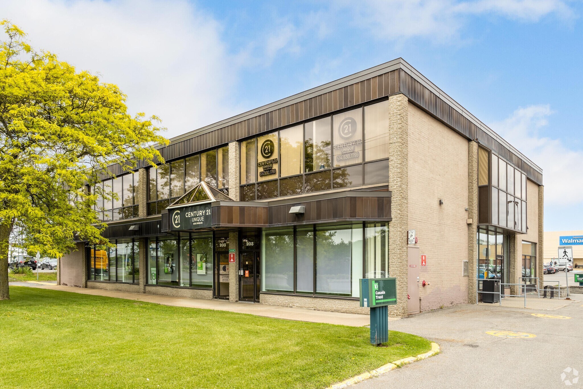 201-203 Boul Hymus, Pointe-claire, QC for Rent
