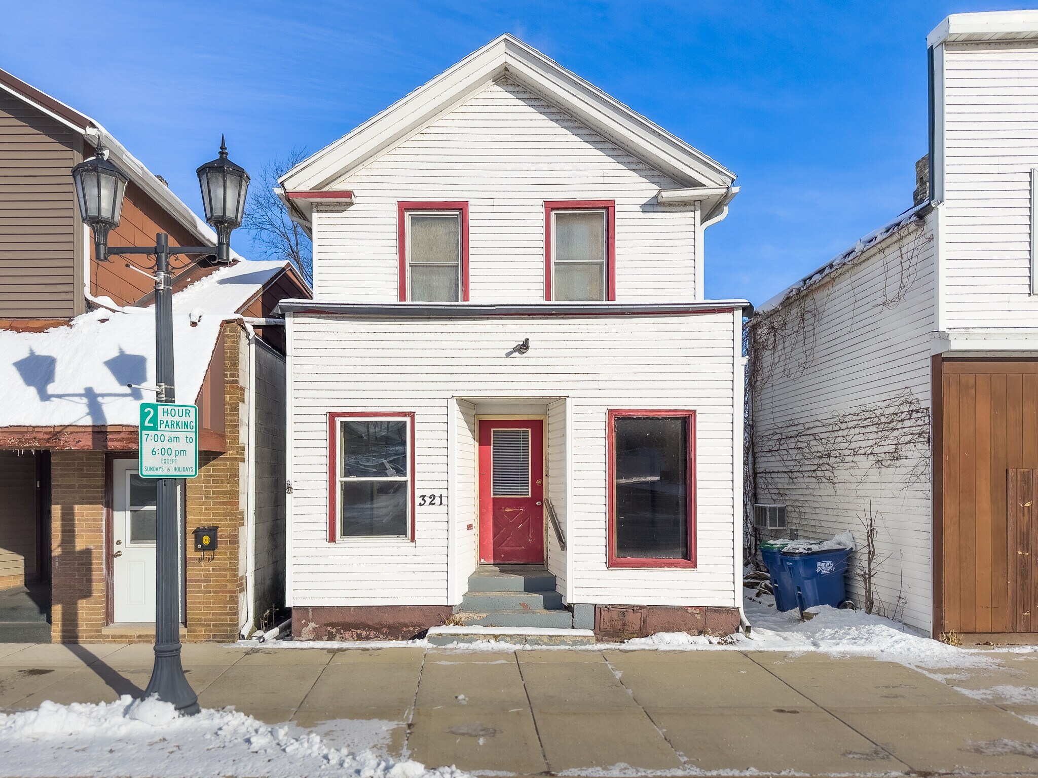 321 Harrison St, Kewaunee, WI for Sale