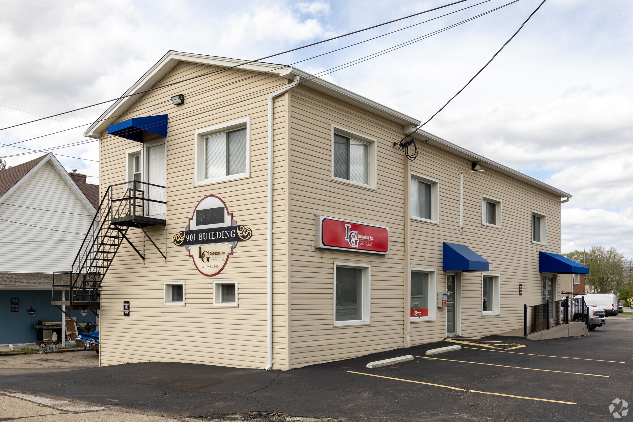 901 Walnut St, Rossville, OH for Rent