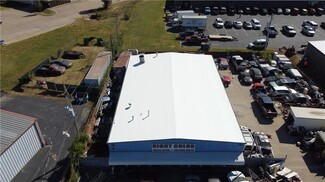 Springdale, AR undefined - 2105 S Thompson St